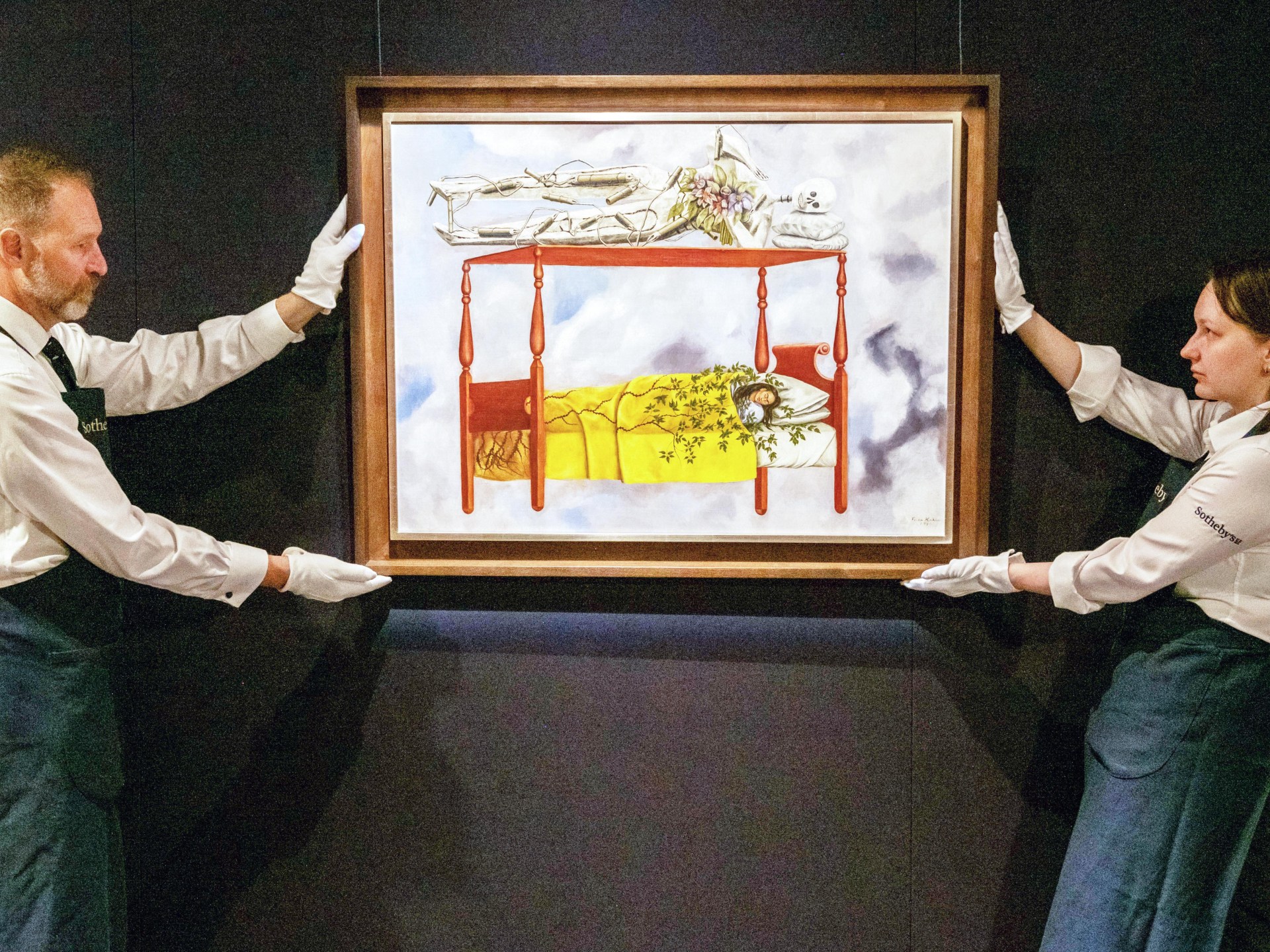 لوحة لفريدا كاهلو تباع بـ54.7 مليون دولار محطمة الرقم القياسي للفنانات