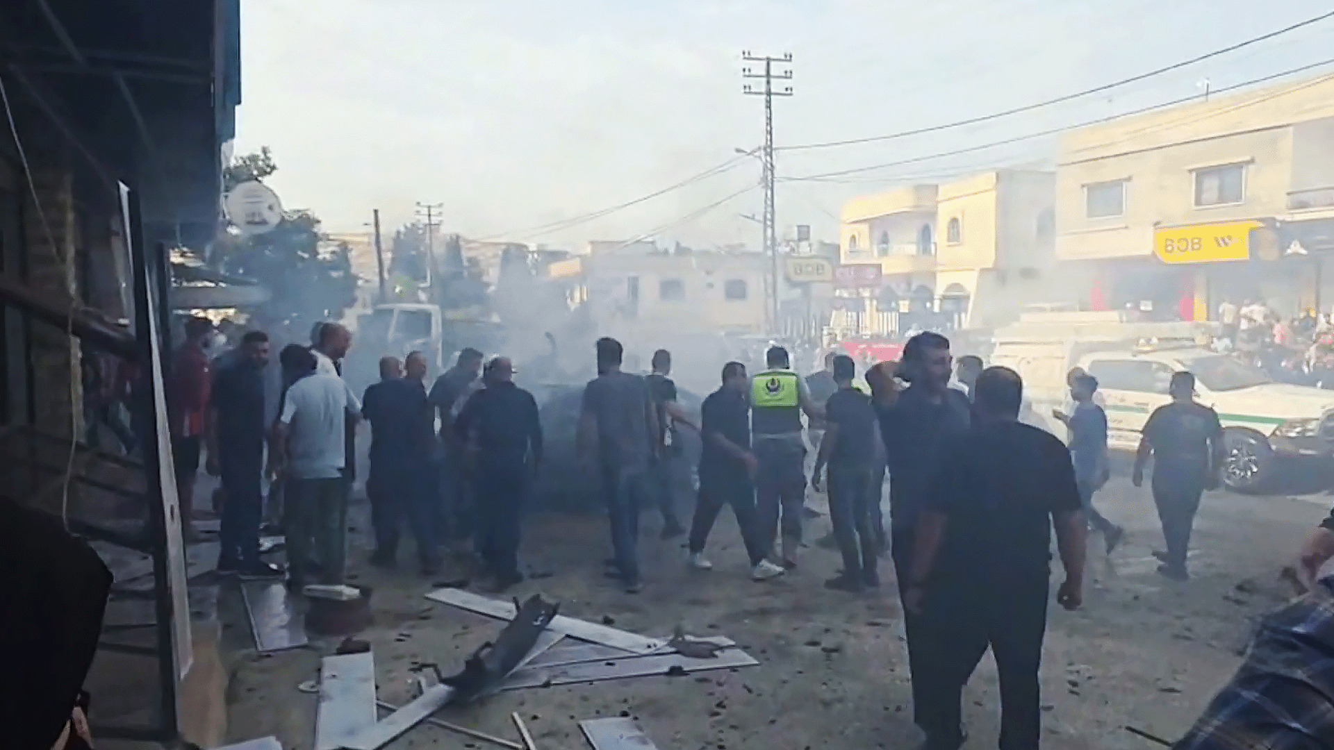 نزع السلاح أم حماية الوطن؟.. جدل لبناني على المنصات بعد الغارات الإسرائيلية