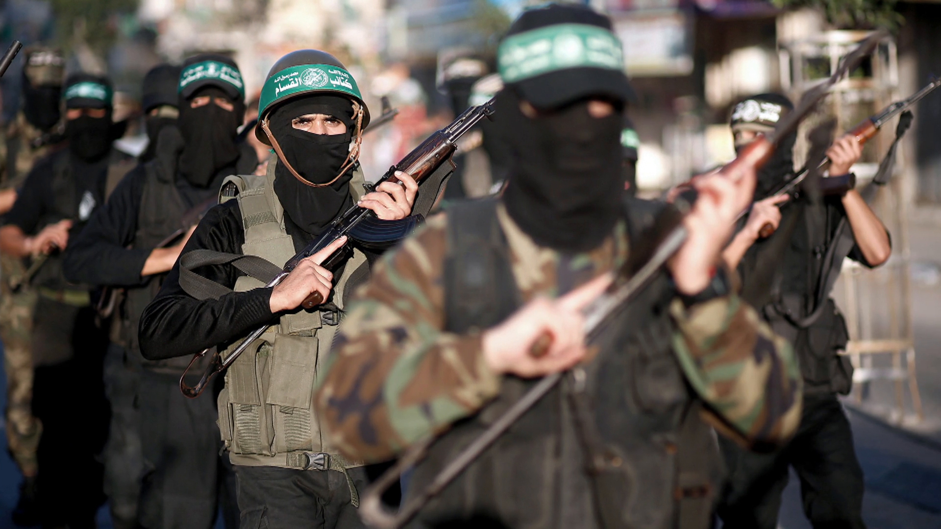 بين "الفخ" و"الشرط".. مغردون يعلقون على خطة انسحاب مقاتلين بحماس