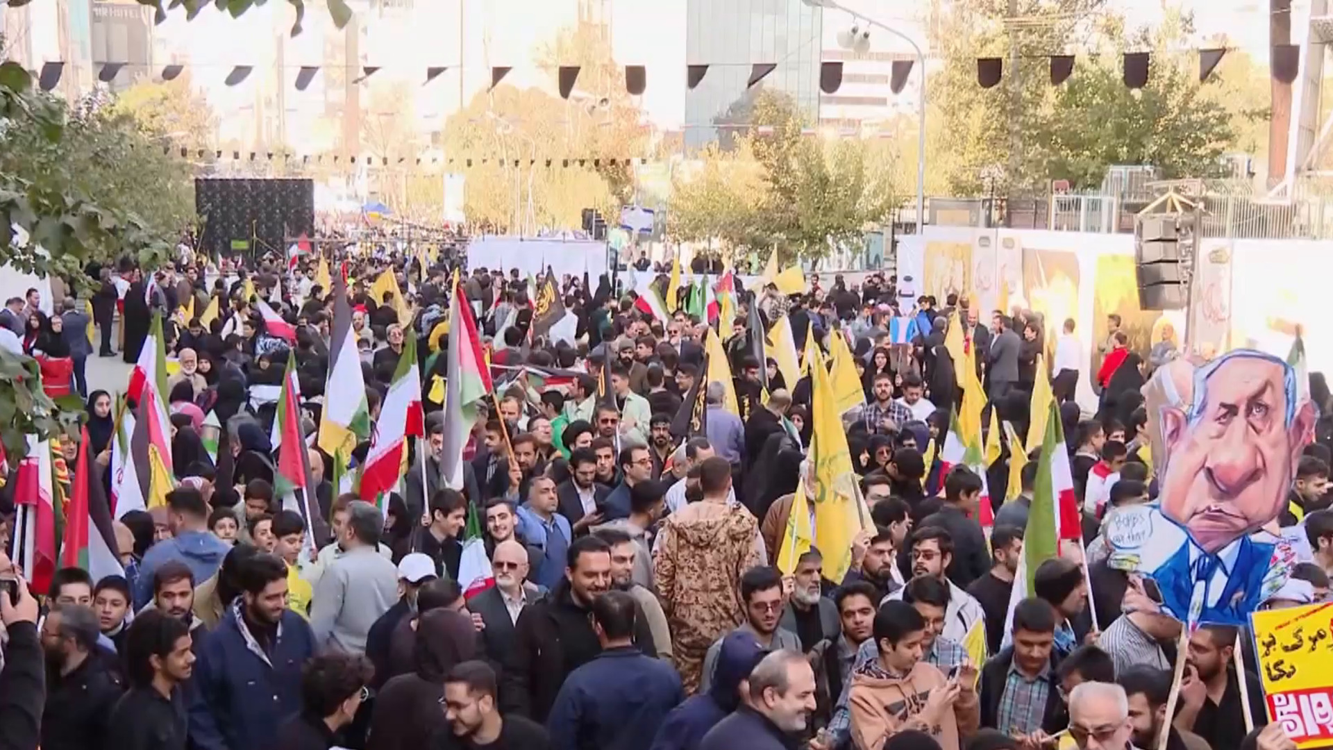 إيران تحيي الذكرى الـ46 لاقتحام السفارة الأميركية بهتافات "الموت لأميركا"