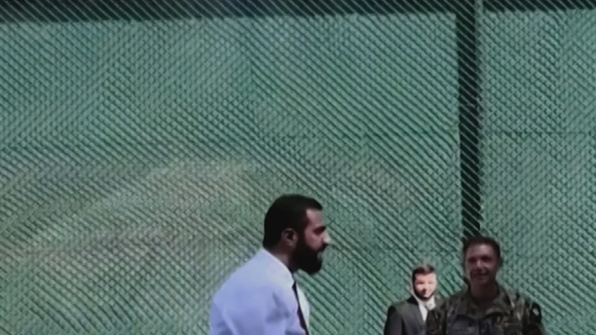 كيف علق سوريون على فيديو الشرع وهو يلعب كرة السلة؟