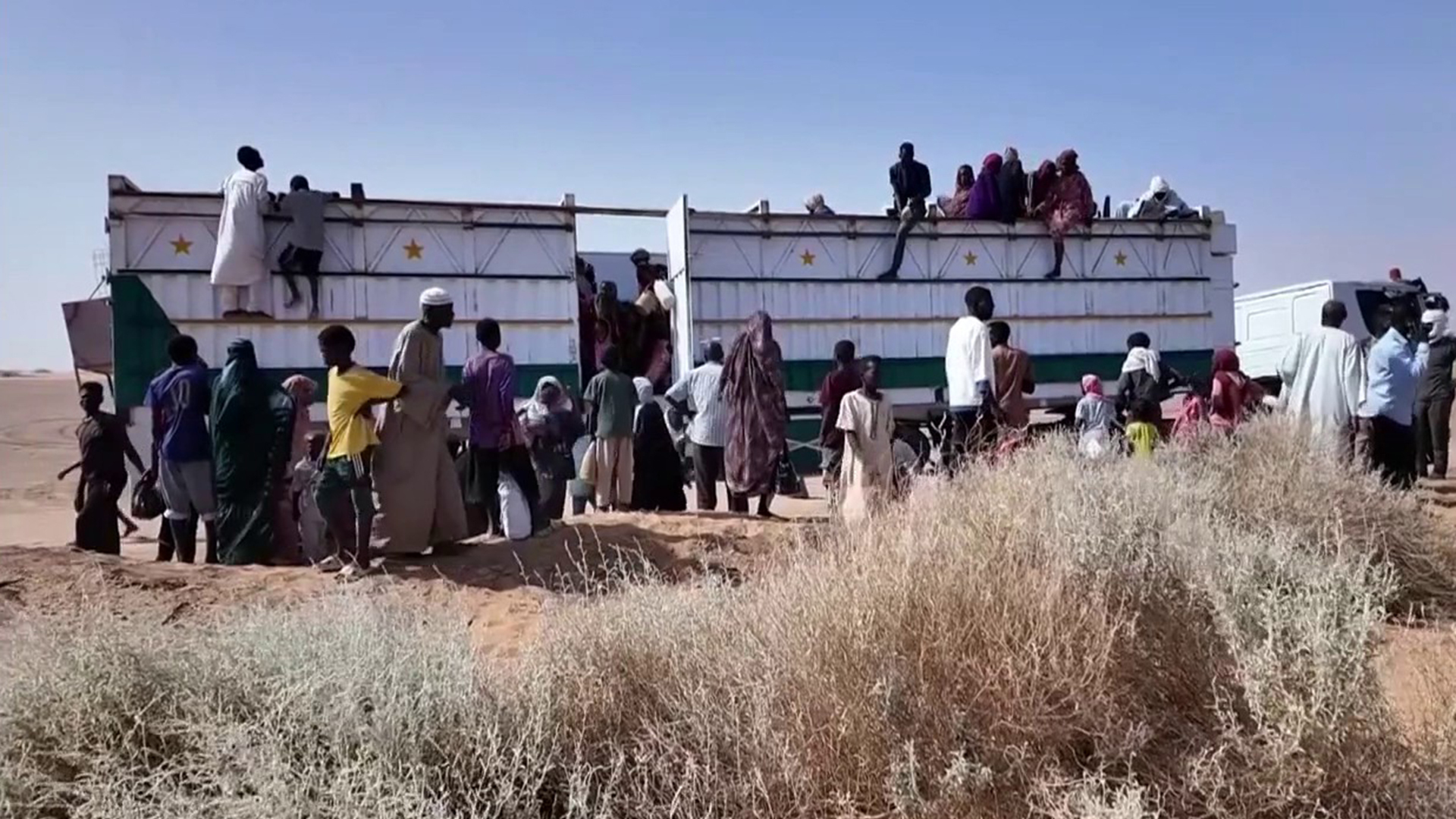 نزوح جماعي من الفاشر وتحركات عسكرية متسارعة في السودان