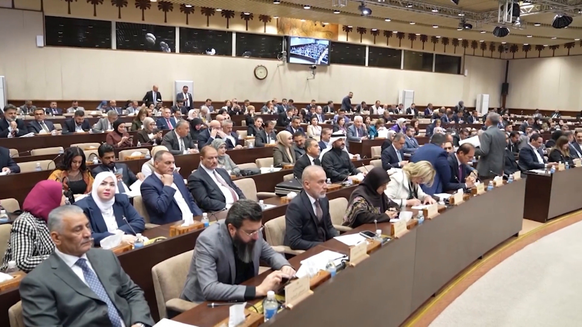 سعي نسائي للتمثيل في البرلمان العراقي ضمن نسبة 25%
