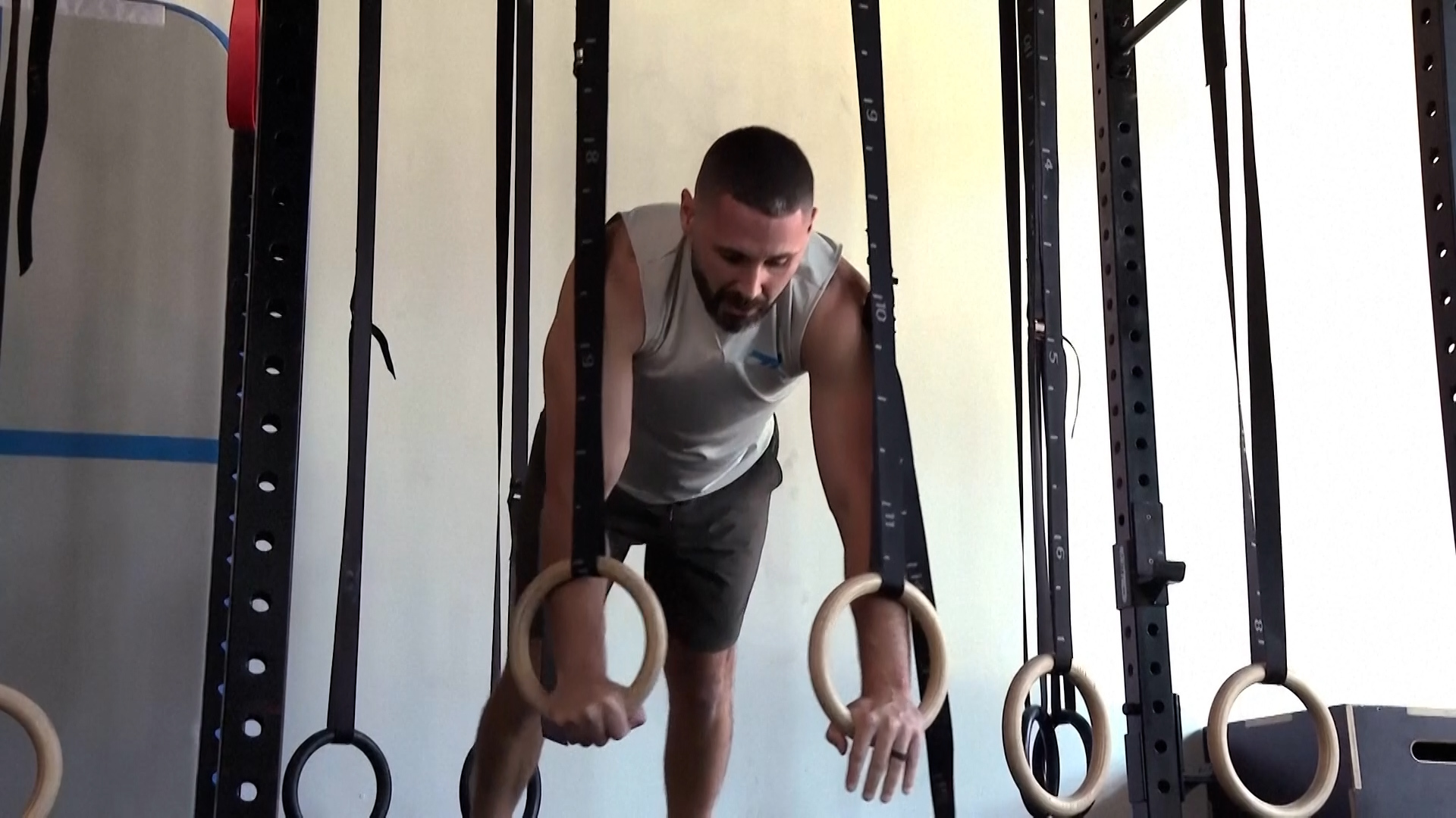 تمارين "كاليسثينيكس" تغزو الصالات الرياضية.. هل هي بديل حقيقي لرفع الأثقال؟
