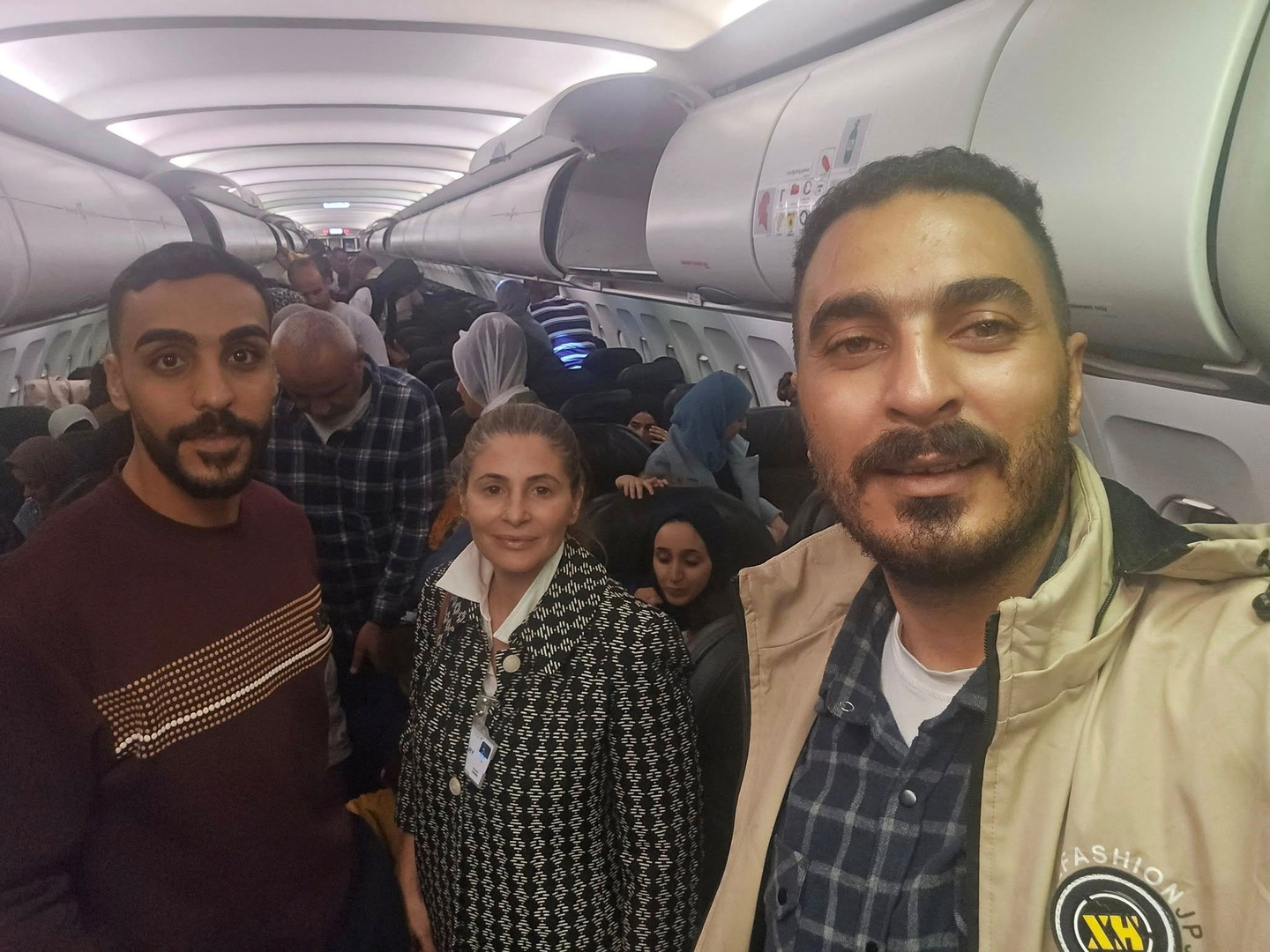 أكثر من 150 فلسطينيا من غزة يصلون جنوب أفريقيا عبر رحلات غامضة.. ما القصة؟