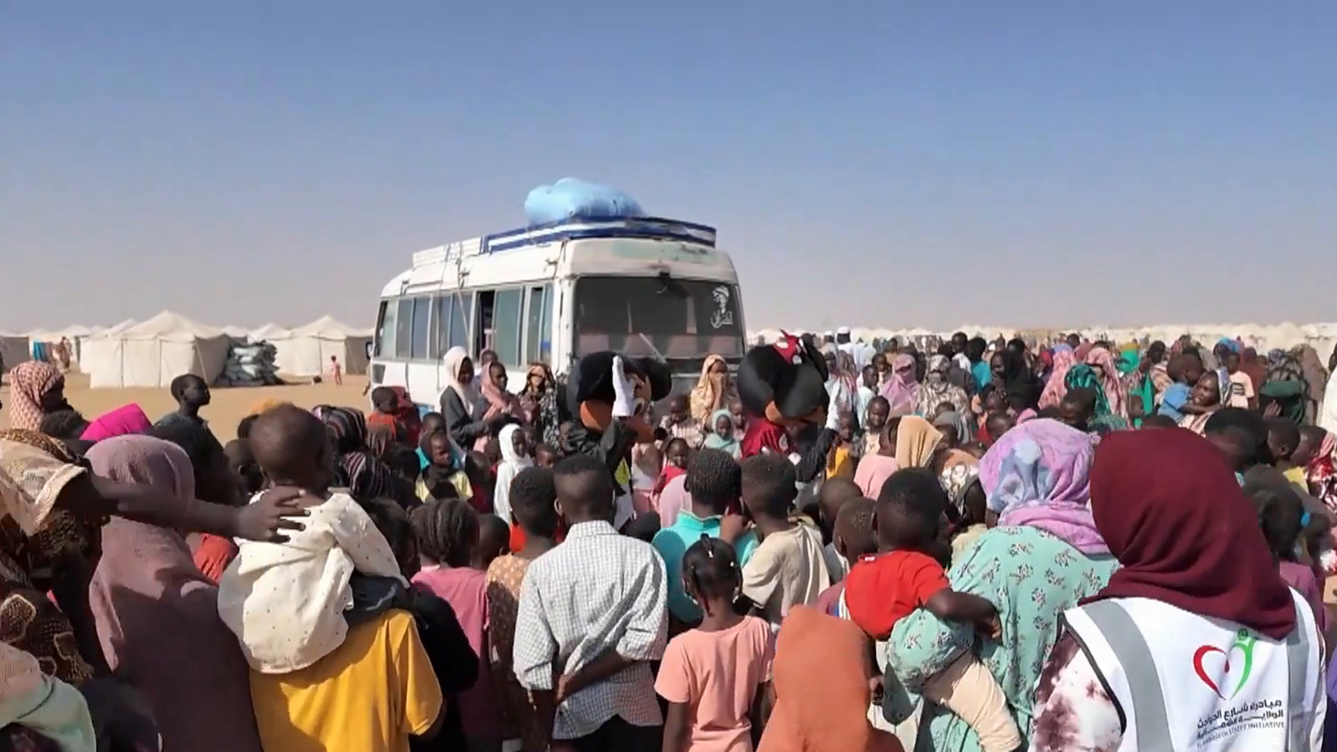 موسيقى وشخصيات كرتونية.. محاولات لمداواة جراح أطفال السودان النفسية