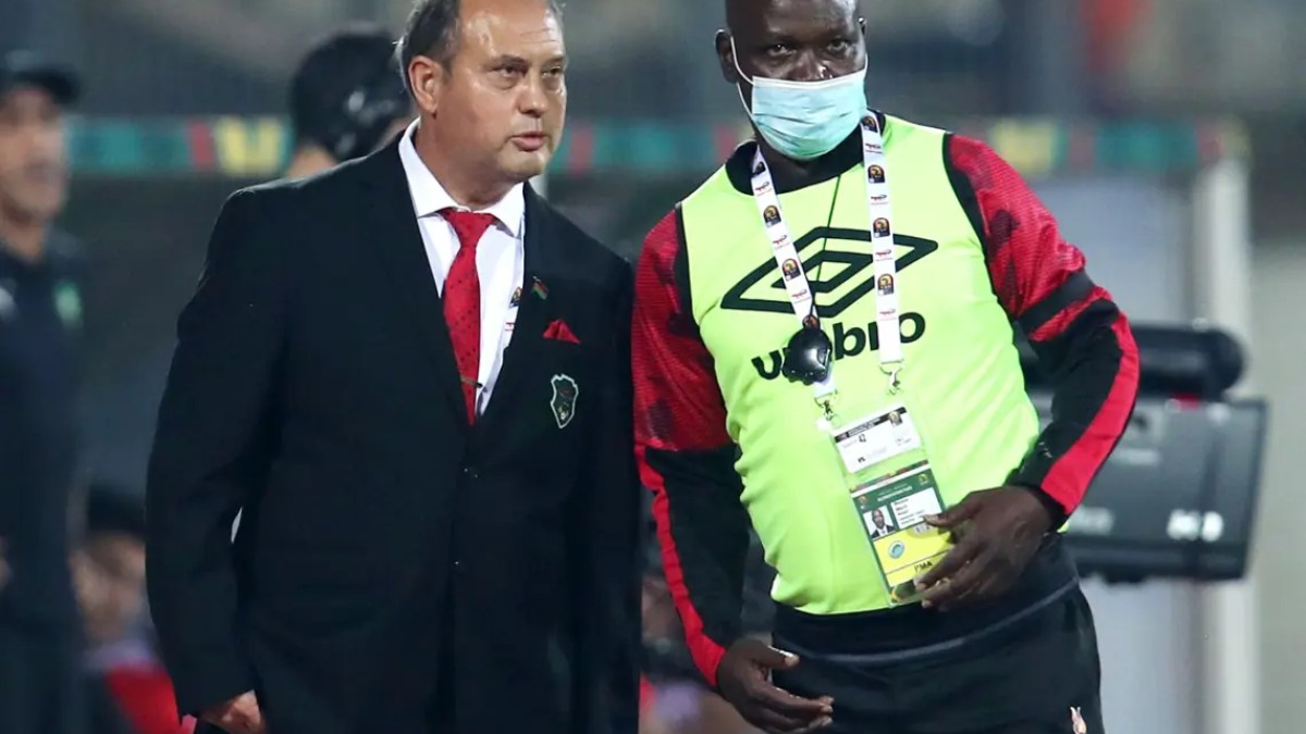 زيمبابوي تختار الروماني مارينيكا لقيادة منتخب كرة القدم إلى أمم أفريقيا