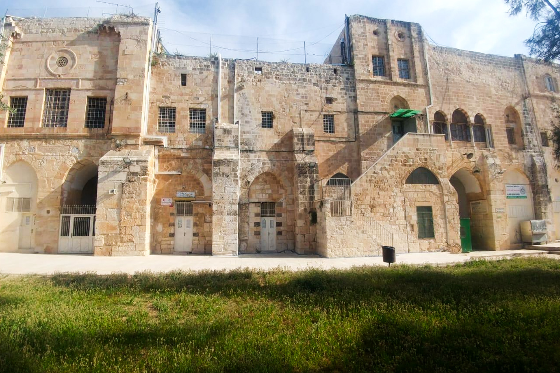 المدرسة الفارسية.. صرح مملوكي في المسجد الأقصى