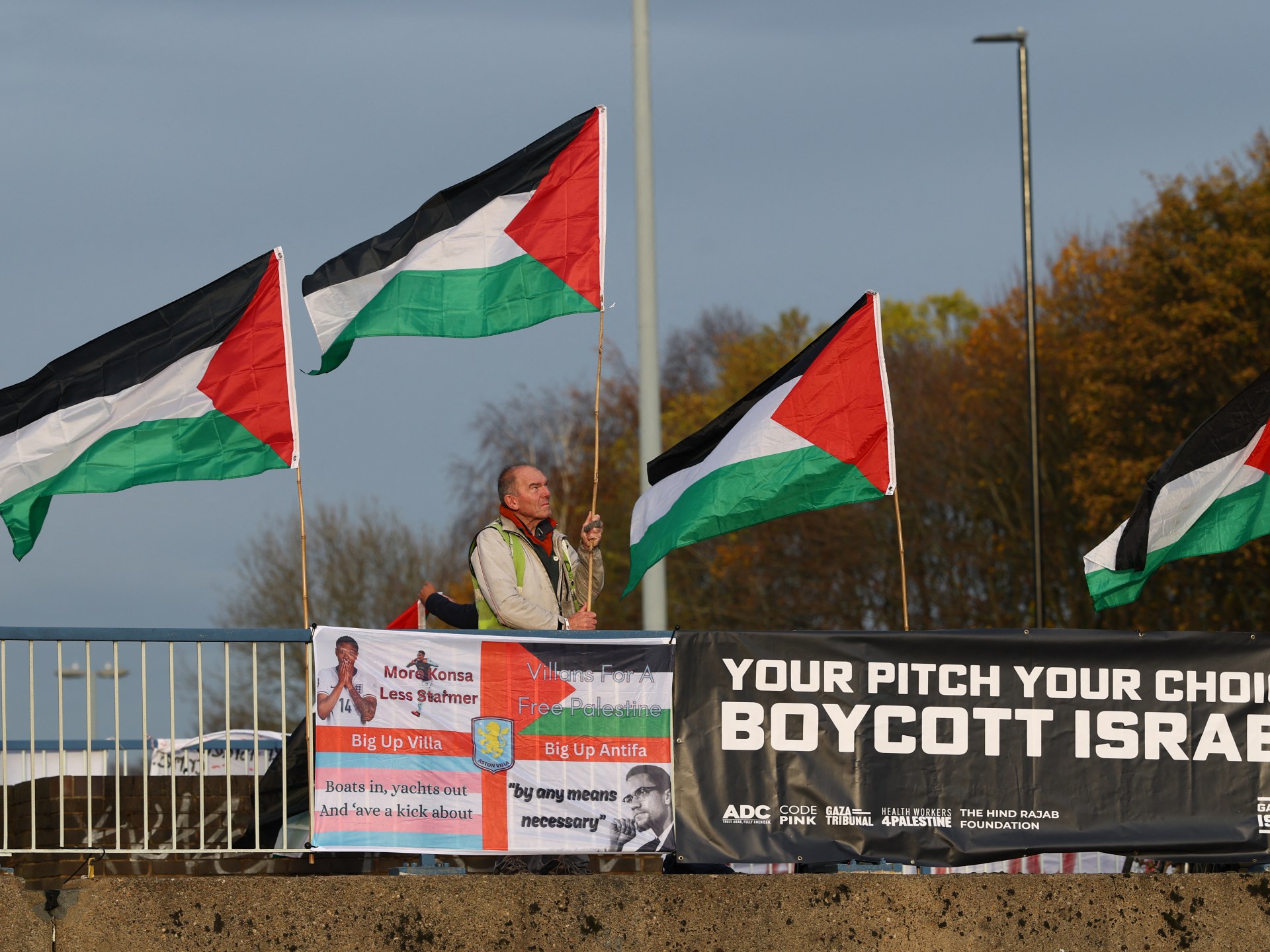 نشر 700 شرطي قبل مباراة أستون فيلا مع مكابي في يوروباليغ