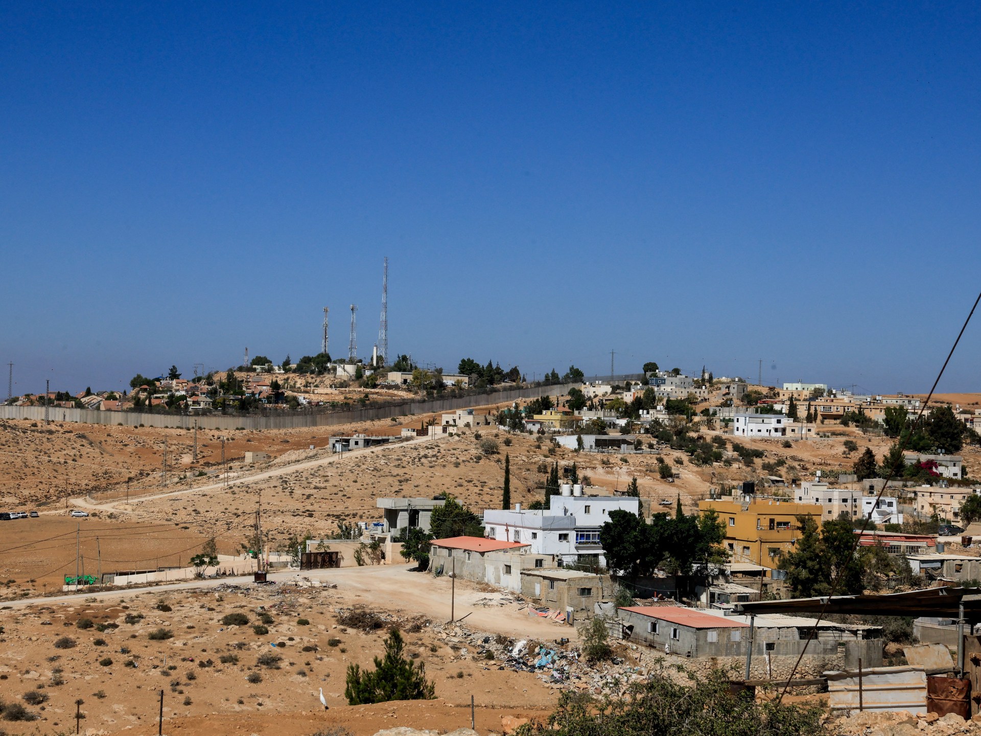 إسرائيل تهجر مئات الفلسطينيين وتخطط لأكثر من 26 ألف وحدة استيطانية