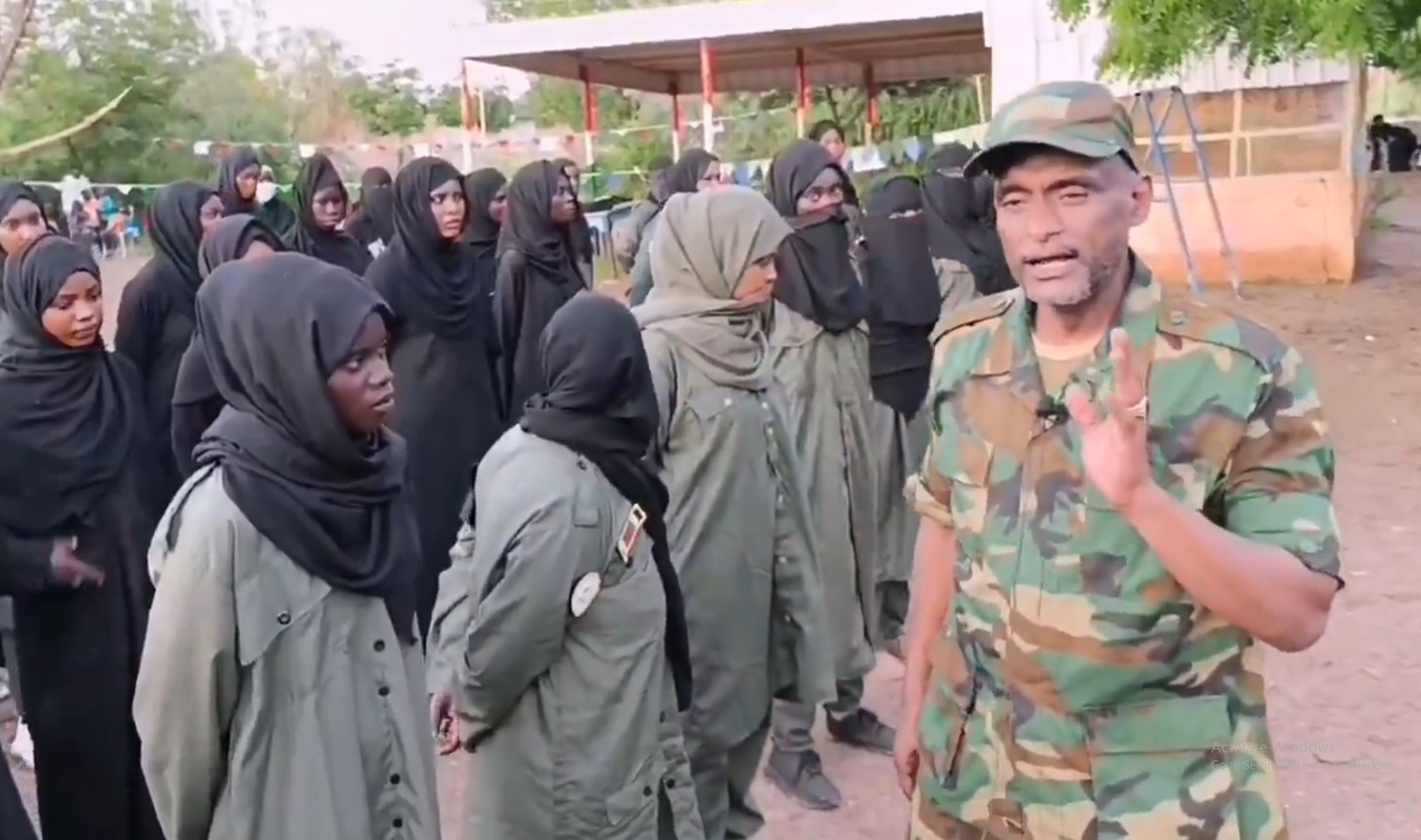ما حقيقة فيديو تجنيد الجيش السوداني للنساء في الفاشر؟