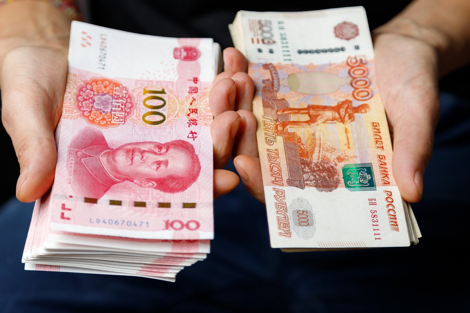 %95 من تعاملات روسيا والصين بالعملات الوطنية 2 shutterstock 1831636447 1764000303