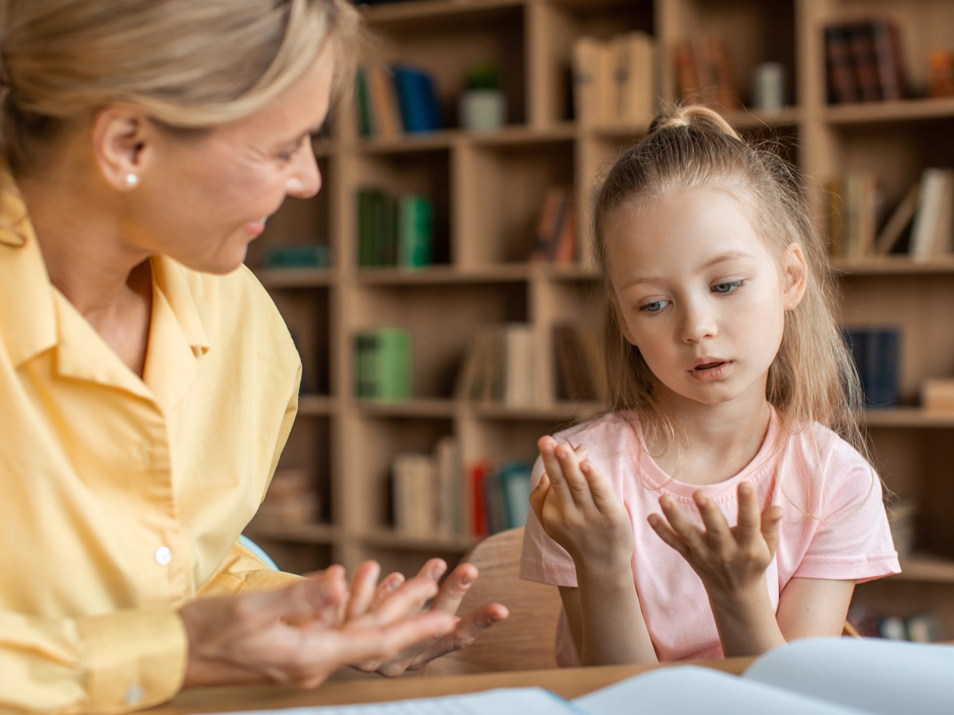 لا تمنع الأطفال من العد بالأصابع.. العلم يؤكد فائدته في تعلّم الرياضيات