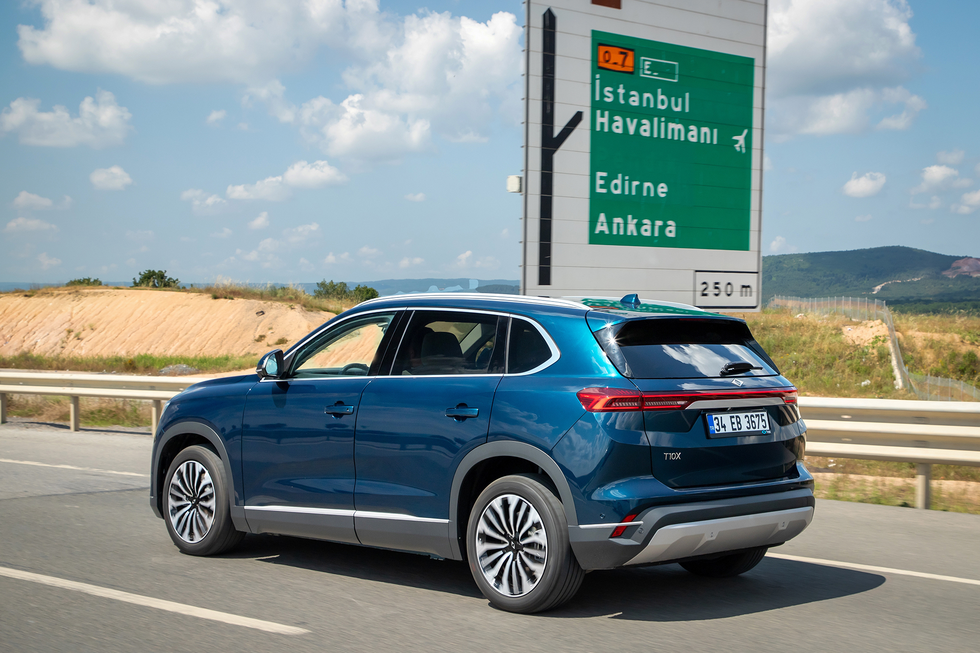 كيف طورت تركيا قطاع السيارات الكهربائية وبنيته التحتية الداعمة؟