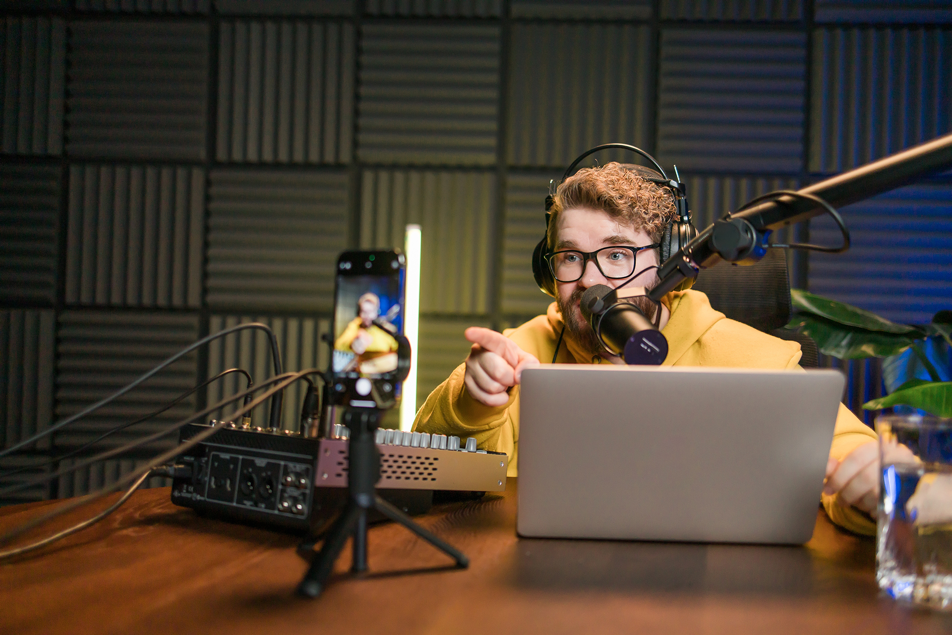 4 أسباب رئيسية.. لماذا يعتمد الأميركيون على المؤثرين في متابعة الأخبار؟