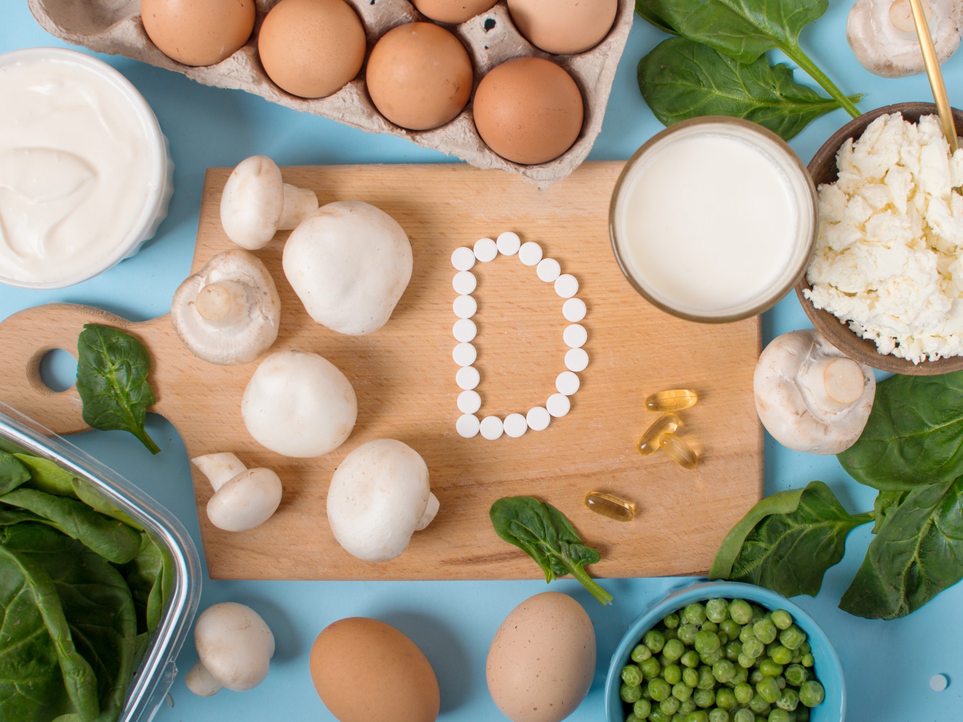 ‫فيتامين "د".. أهميته ومصادره