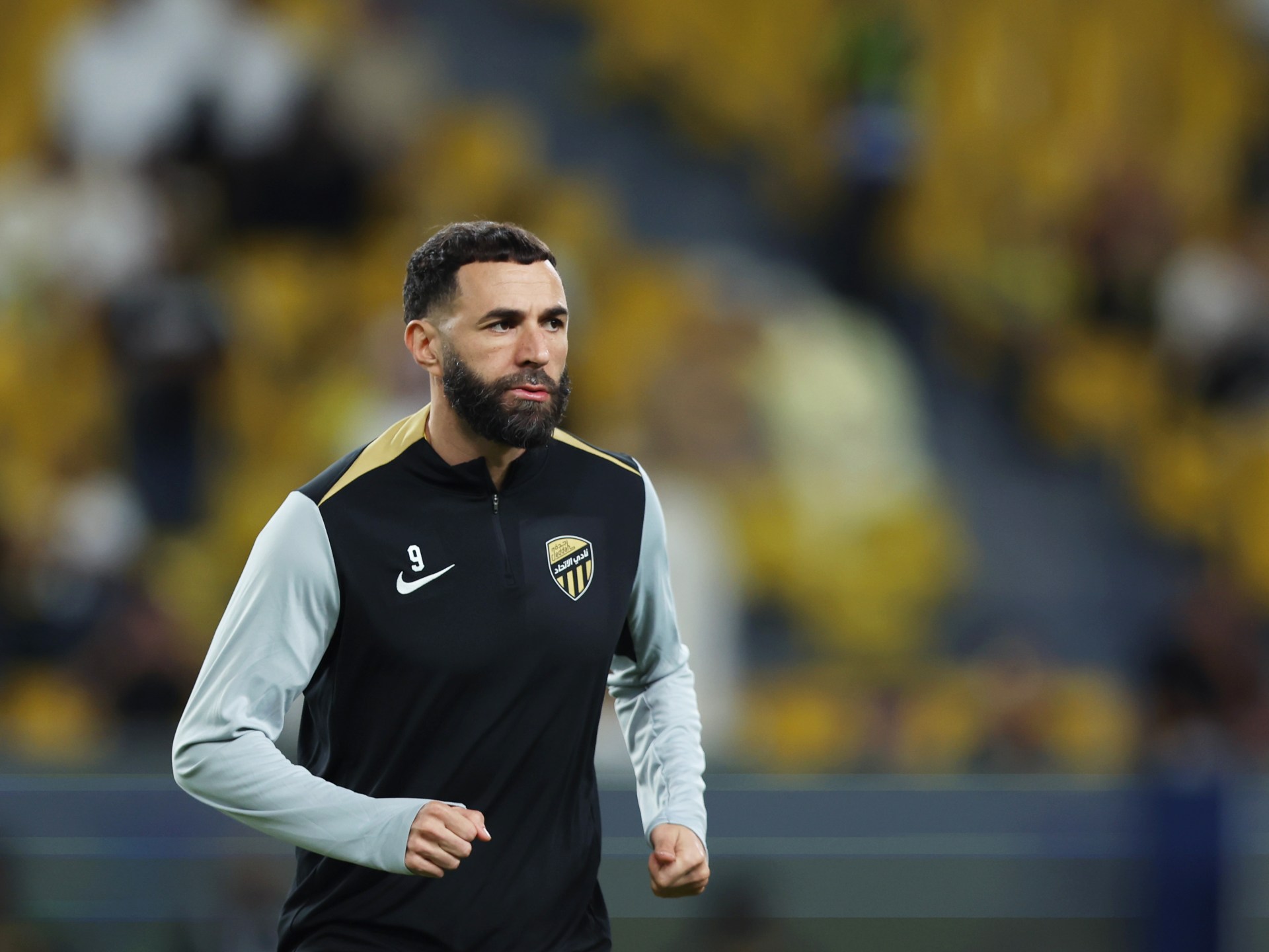 بنزيمة يكشف سبب معاناة ريال مدريد ويدافع عن ألونسو