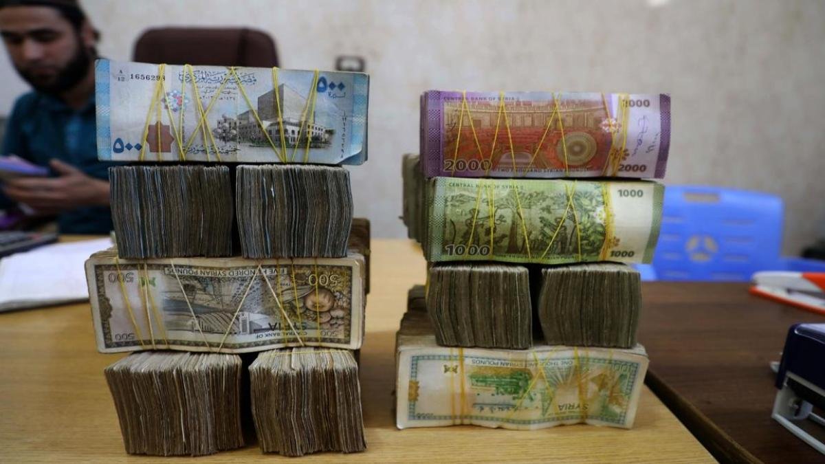 تفاؤل حذر.. سوريون يعلّقون على طرح الليرة الجديدة وحذف الأصفار 5 3 22