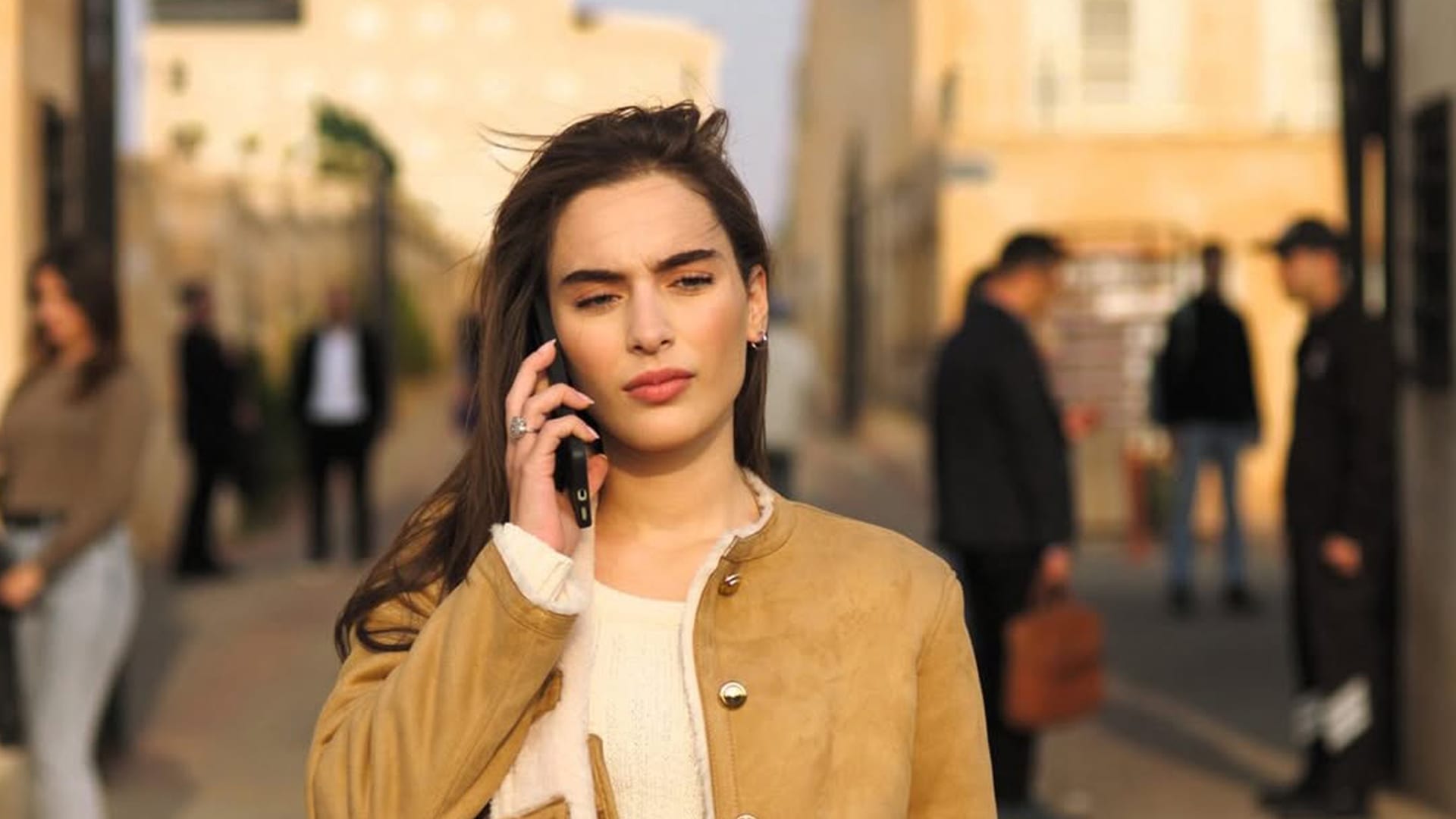 مسلسلات تركية.. تشاغلا شيمشك عن دورها في "المدينة البعيدة": "إيبك.. لا تستسلم أبدًا"