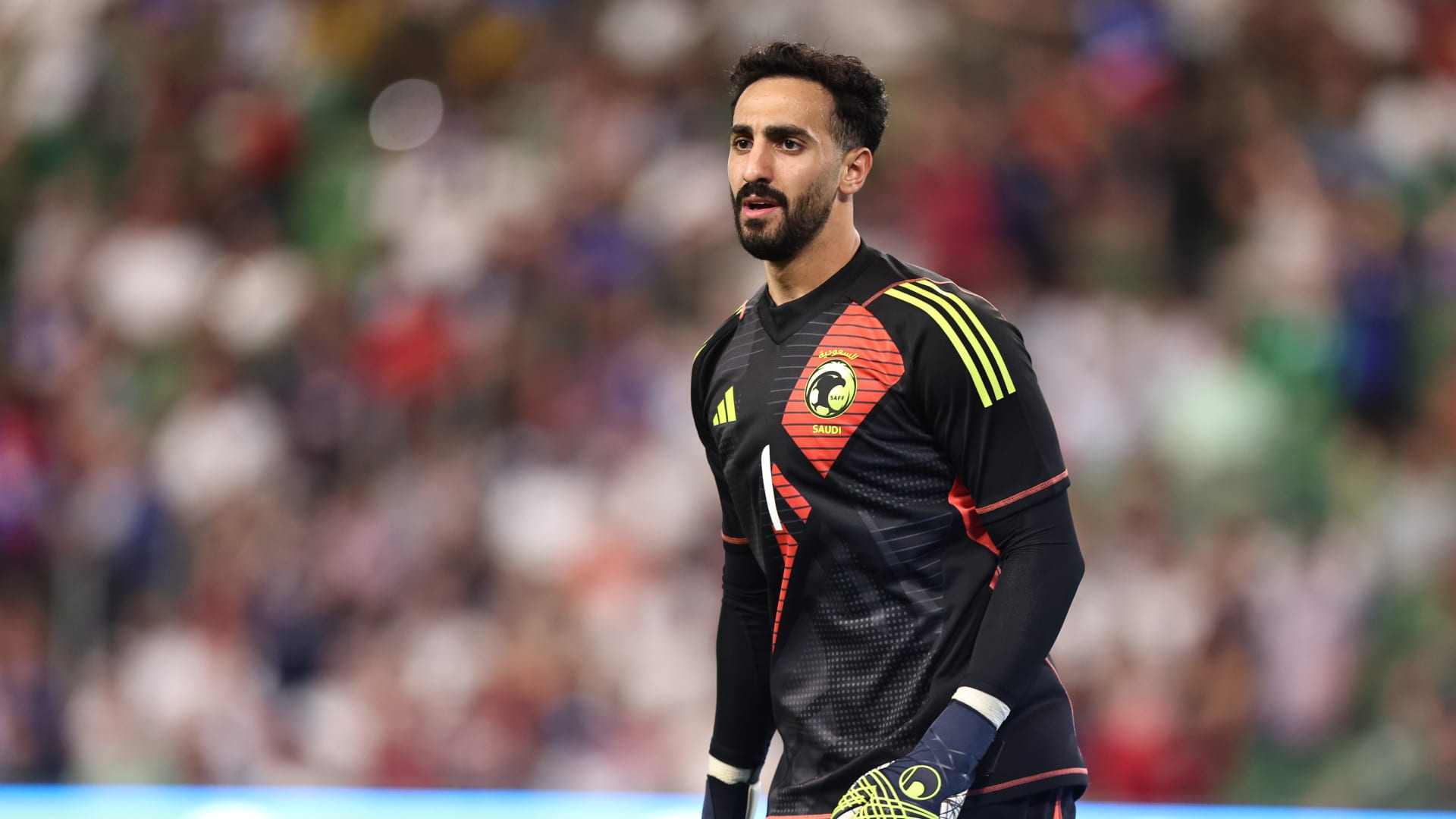 "هذه ملياراتنا ونضخها كما نريد".. حارس السعودية منفعلا على صحفي قبل مباراة منتخب عُمان