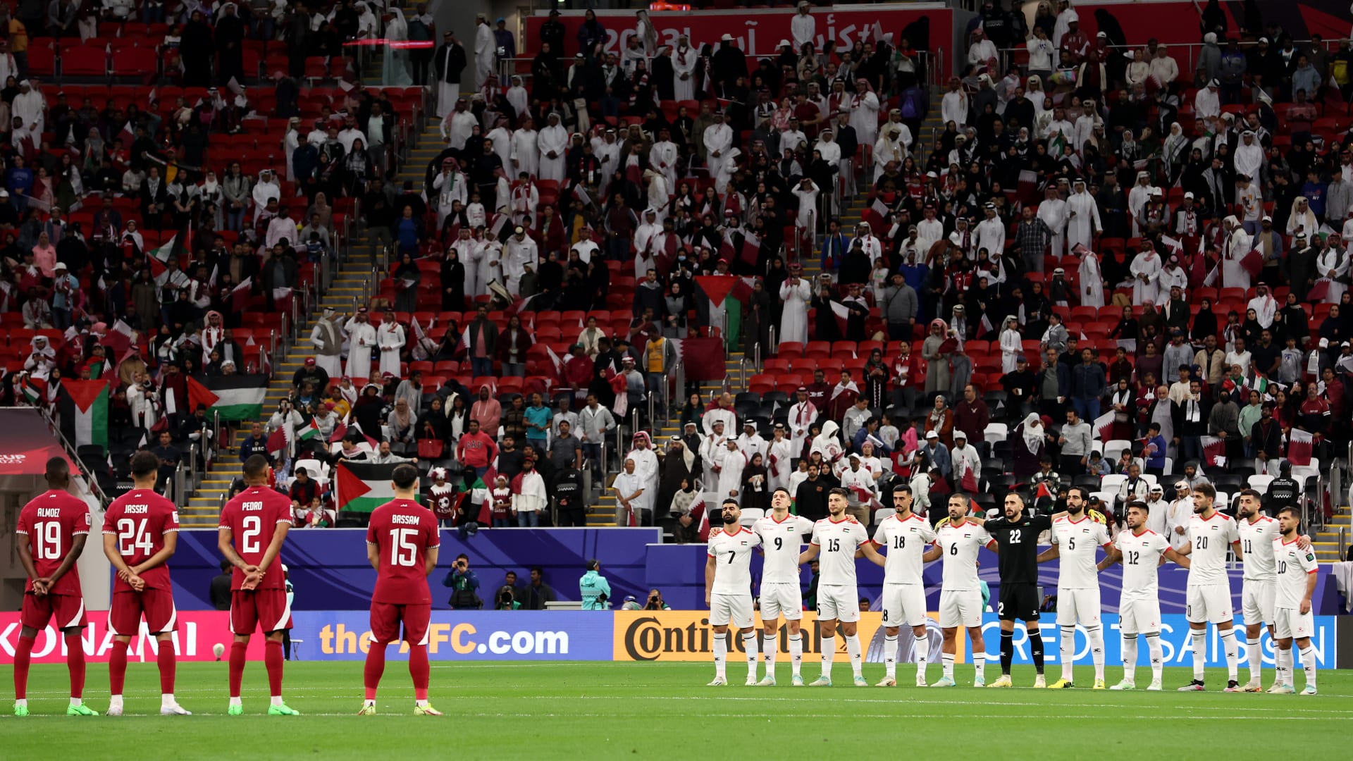 كأس العرب.. لفتة إنسانية مؤثرة من لاعبين قطريين وفلسطيين تجاه أطفال مكفوفين