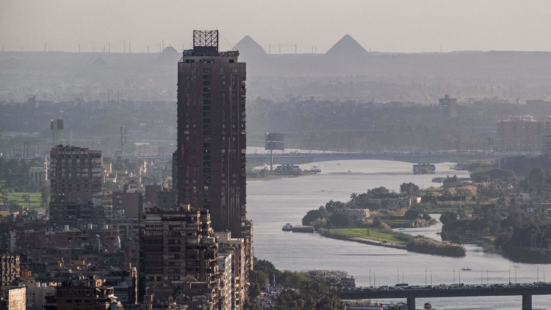 تقرير رسمي يكشف تراجع تسجيل عقود التصادق في مصر.. ما علاقته بالزواج العرفي؟