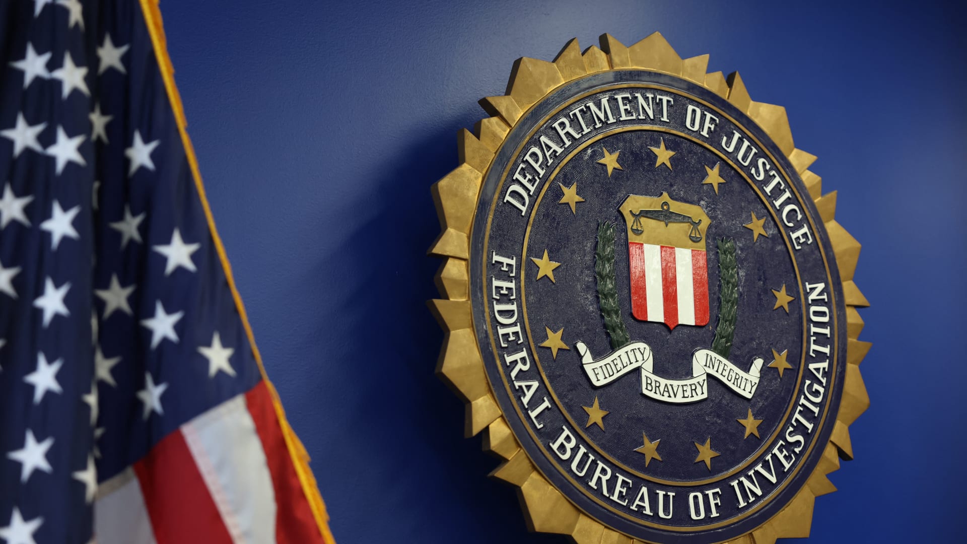 أمريكا: اعتقال 4 أشخاص بتهمة التخطيط لتفجير في كاليفورنيا ليلة رأس السنة