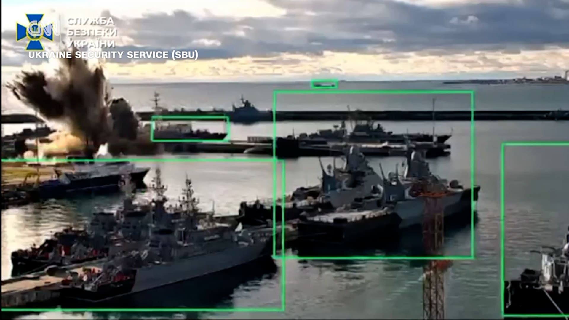 "أول هجوم من نوعه".. أوكرانيا "تضرب غواصة الثقب الأسود الروسية" بمسيّرة تحت الماء