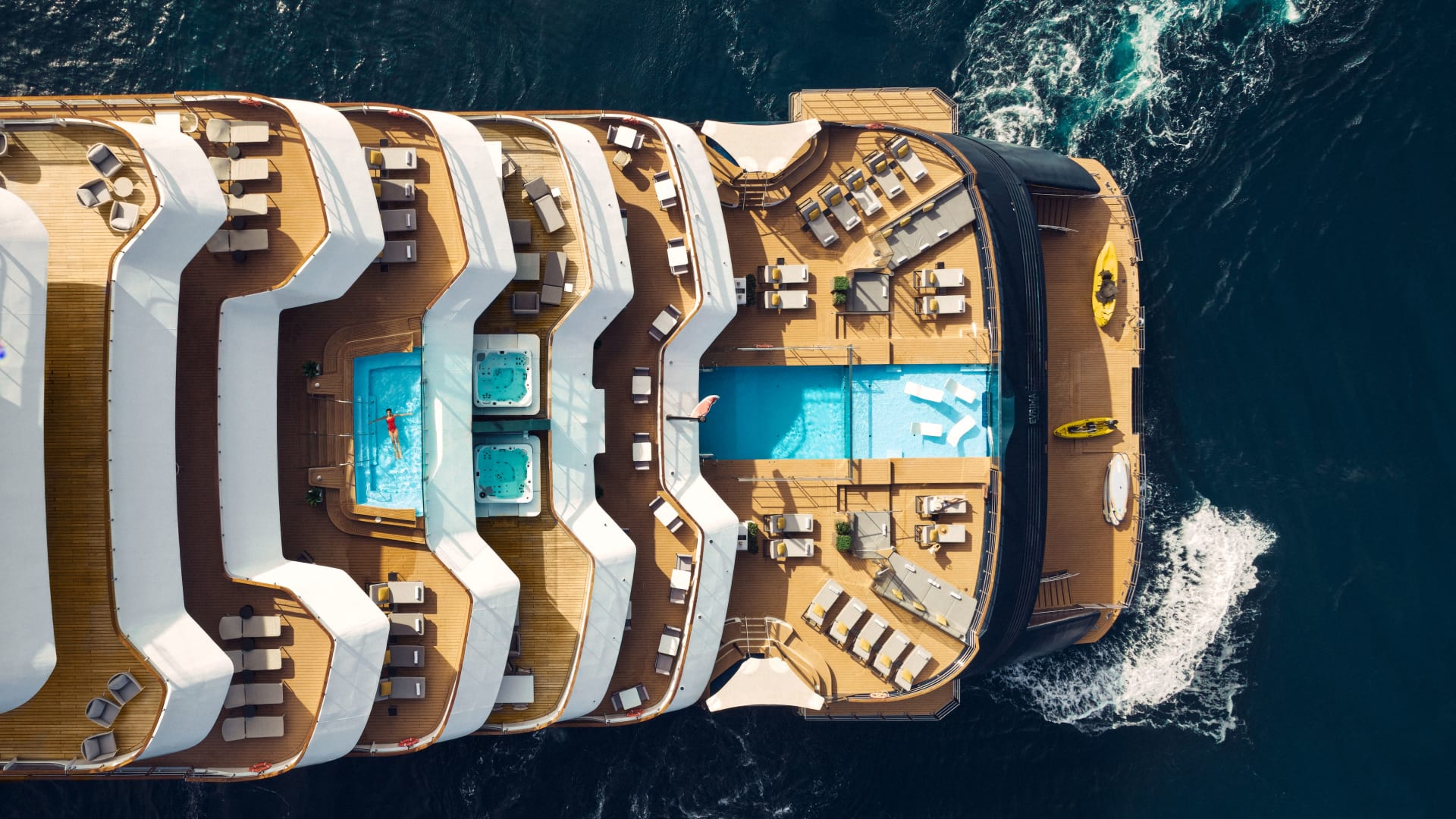 علامات الفنادق الفاخرة تتجه إلى عالم البحار.. ما سبب استثمارها في اليخوت؟