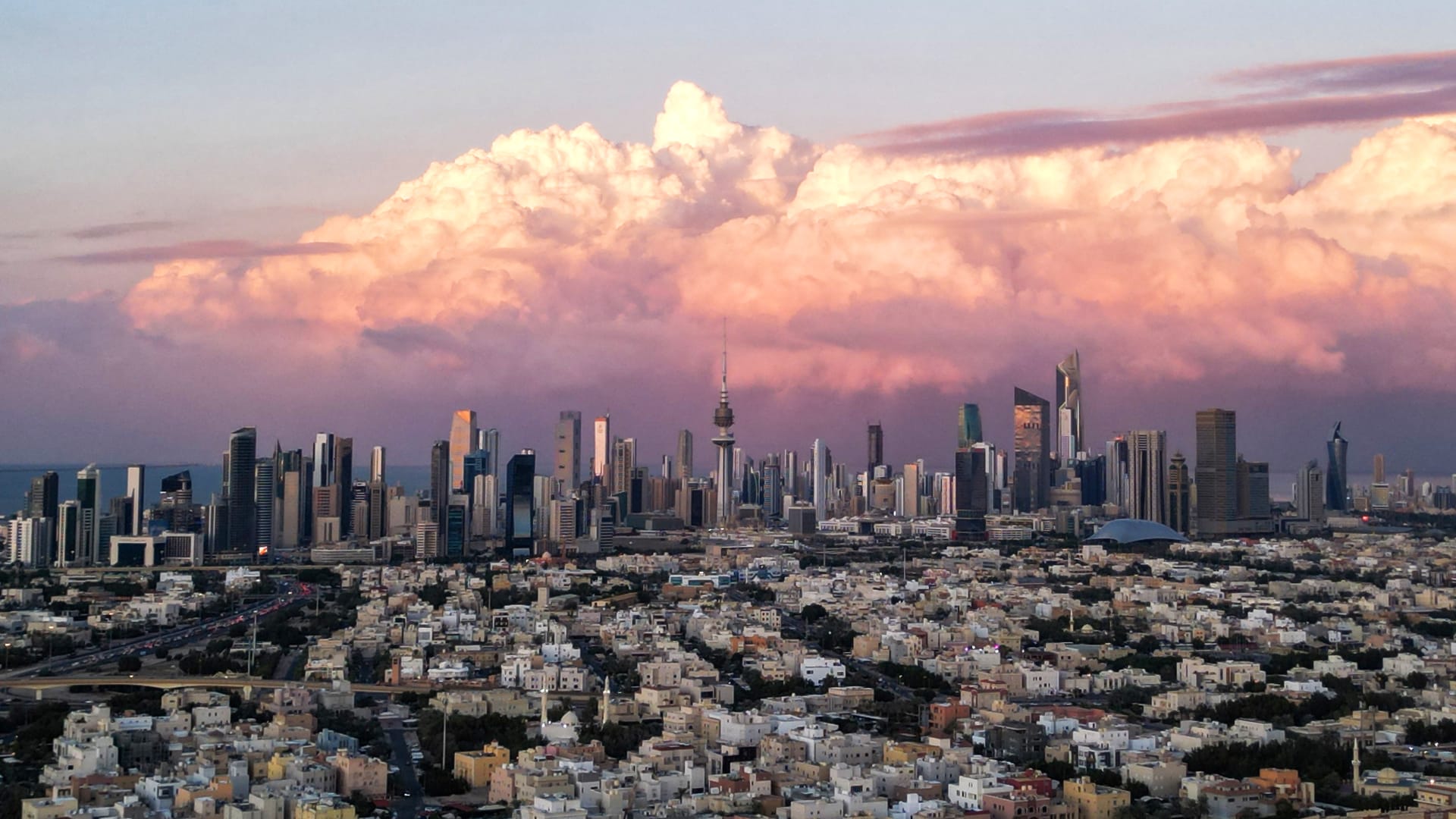 الكويت.. الداخلية تضع شرطا ومهلة للإعفاء من العقوبات الخاصة بمخالفات الحصول على الجنسية