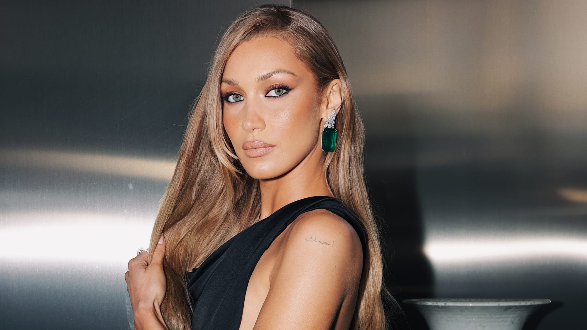 راني فوّاز: "صور بيلا حديد لا تحتاج إلى تعديل وأنجلينا جولي مزاجيّة"