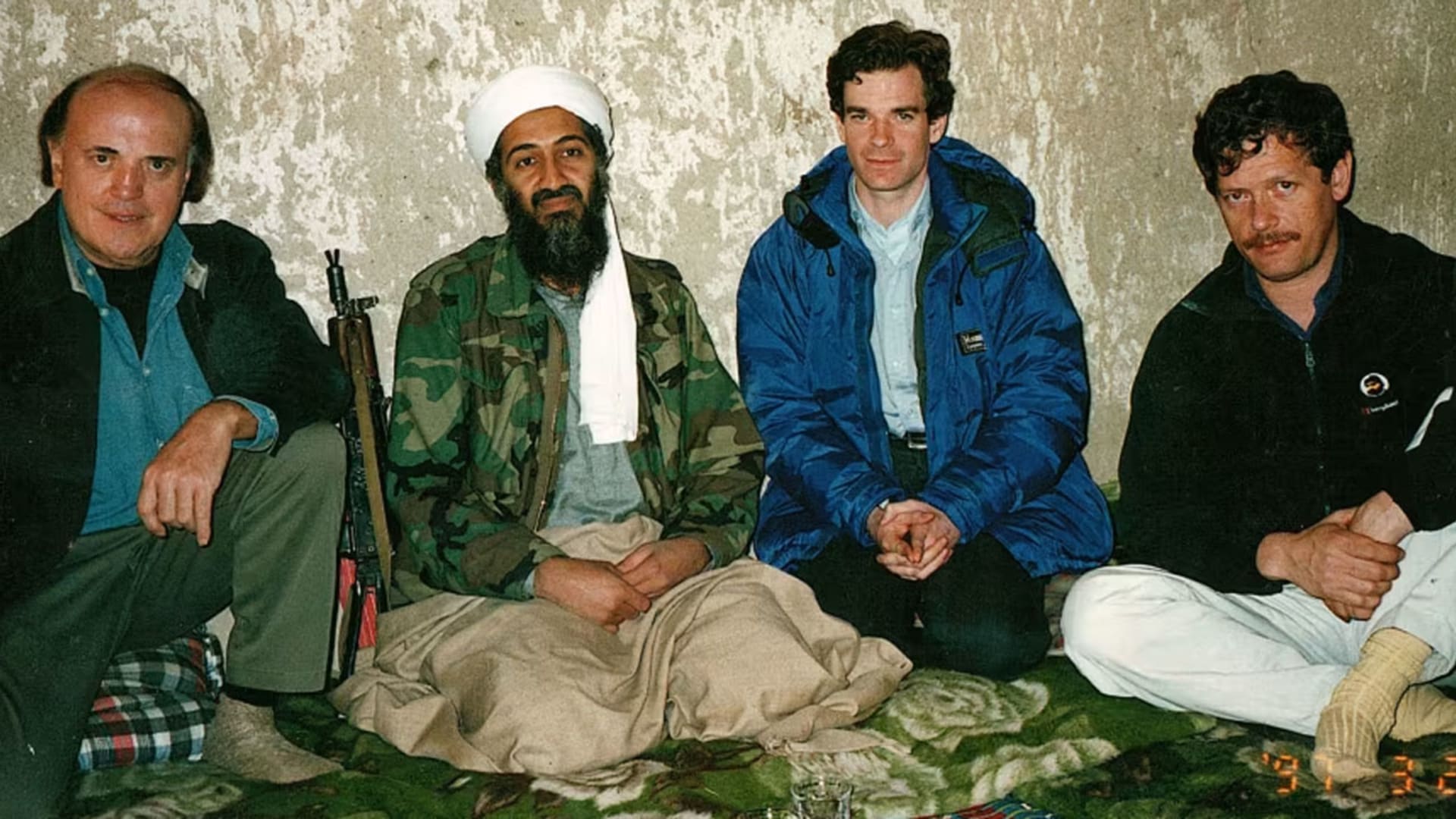 ماذا سأل بيتر أرنيت أسامة بن لادن؟