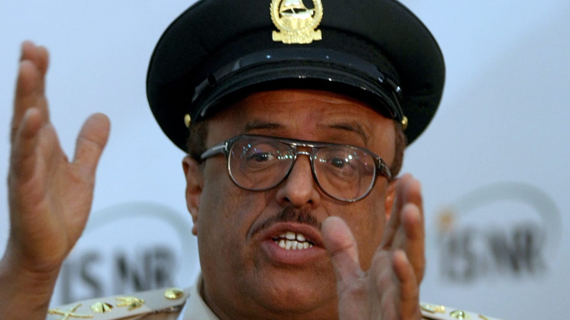 ضاحي خلفان يكشف عن 3 أسباب لفشل الوحدة العربية ونجاحها في الغرب