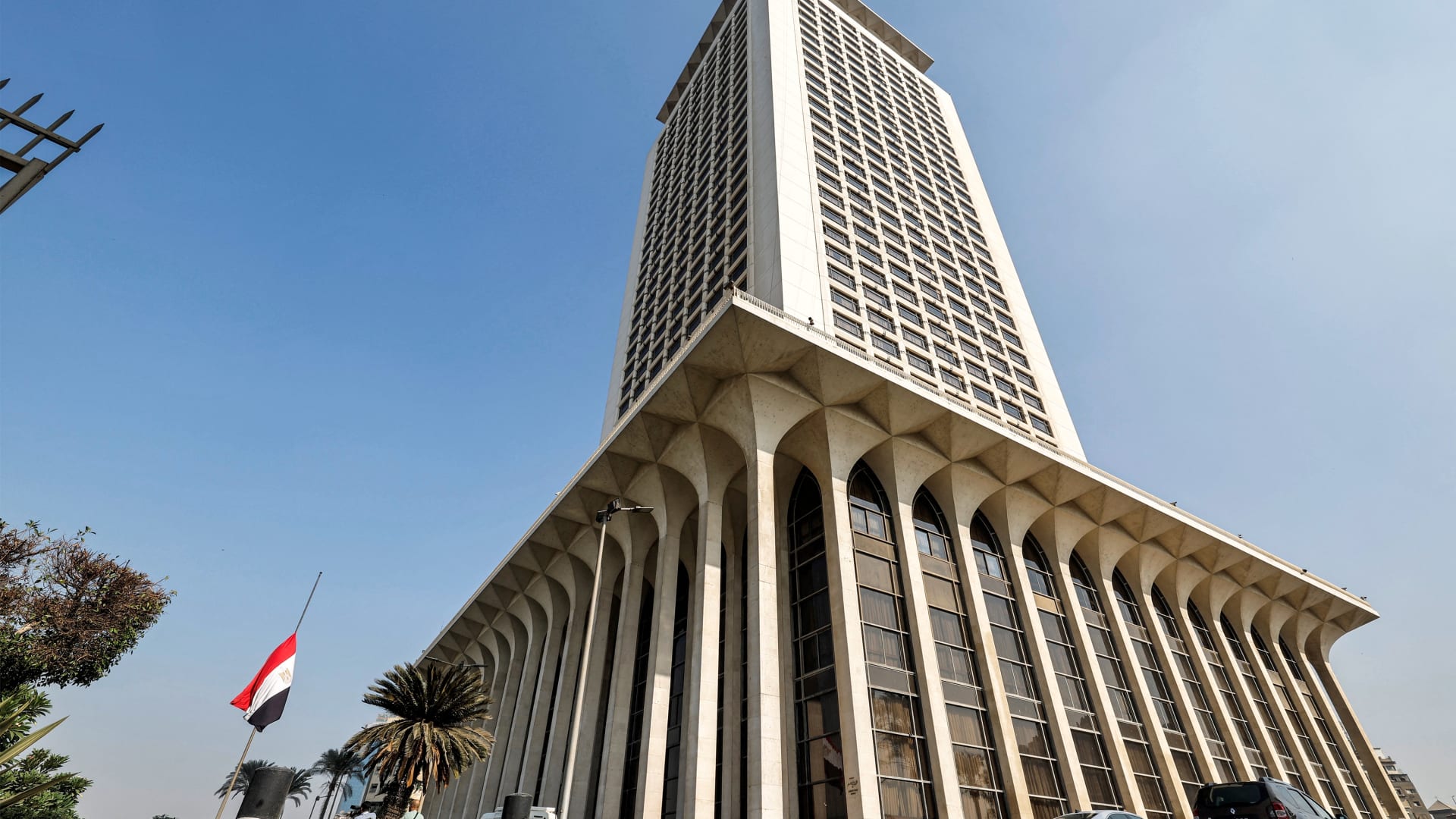 بيان مصري يكشف عن تحركاتها بشأن مصير المواطنين المفقودين في ليبيا وعدد من أعادتهم