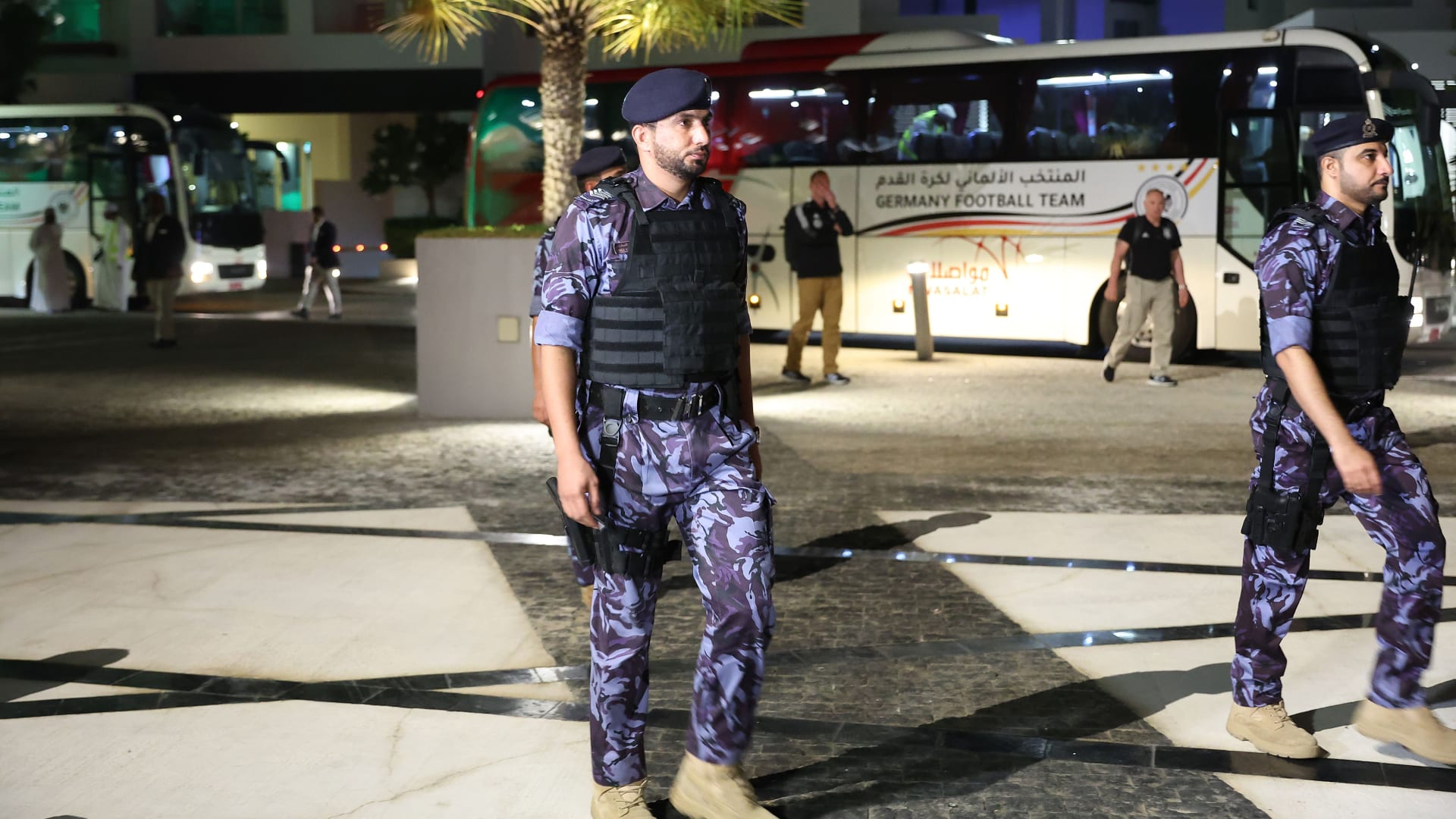 بالتعاون مع السعودية.. شرطة سلطنة عُمان تُحبط تهريب مخدرات لعصابة دولية من 3 قارات