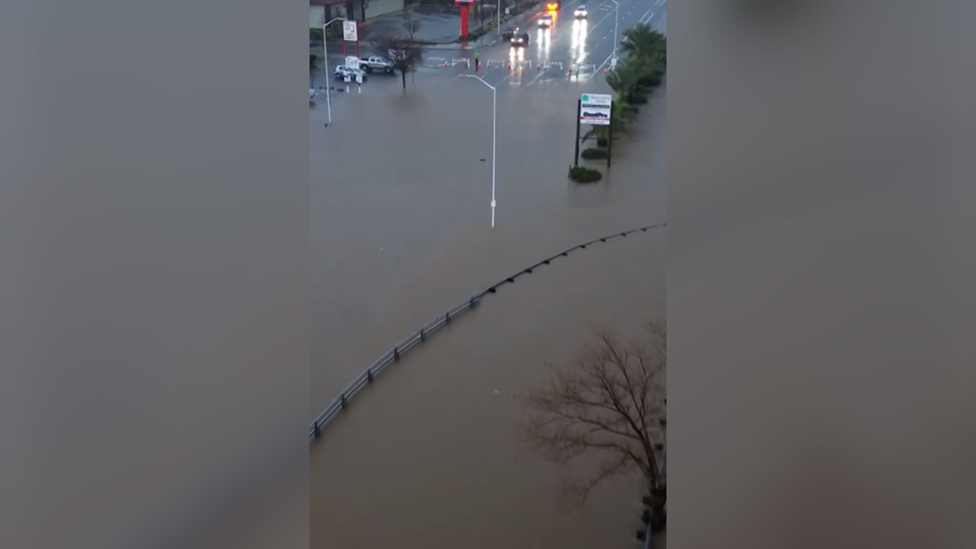 فيضانات مميتة تضرب شمال كاليفورنيا