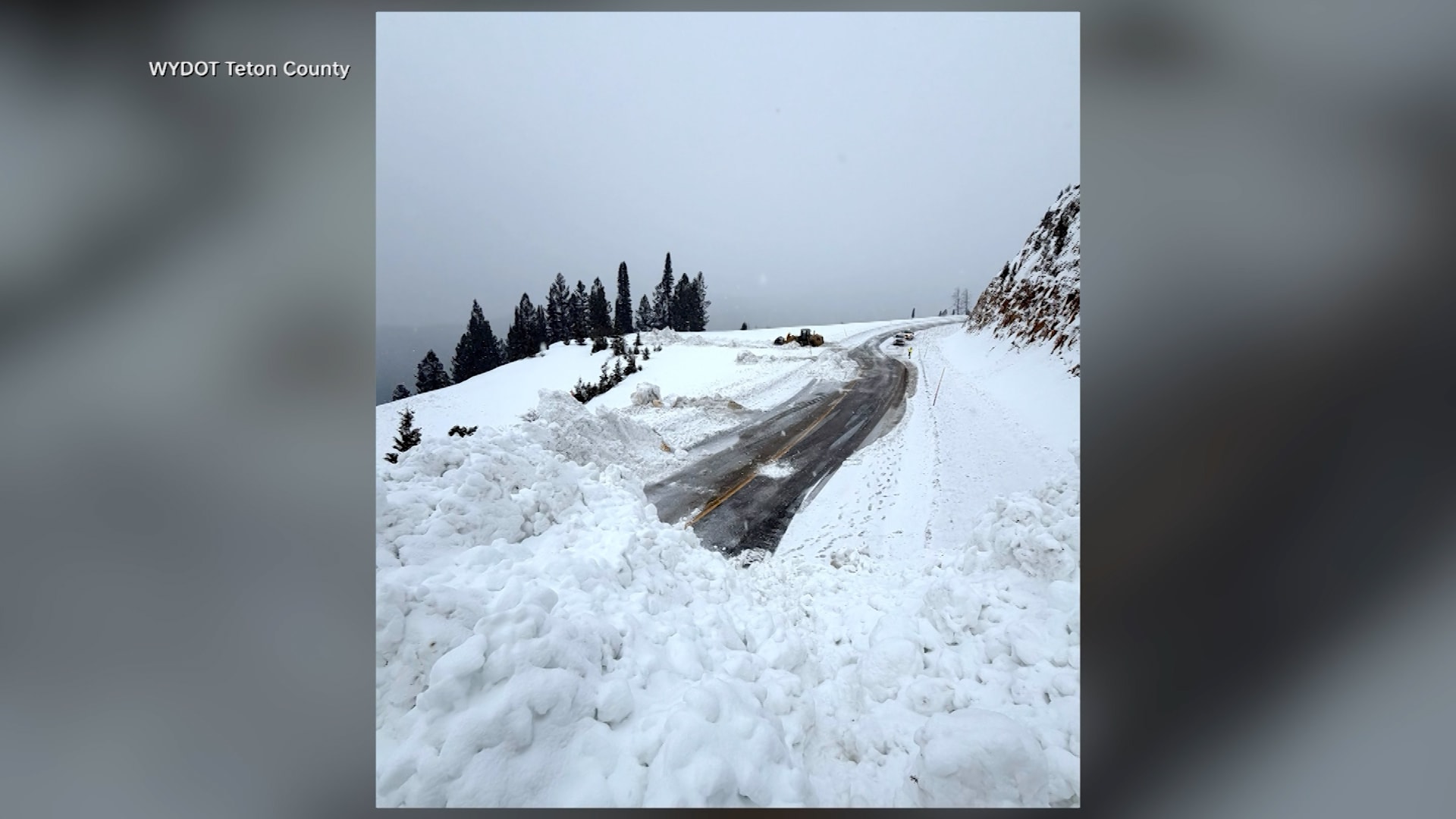 إحداث انهيار جليدي مُتعمّد لمنع كارثة طبيعية في ولاية أمريكية.. شاهد كيف