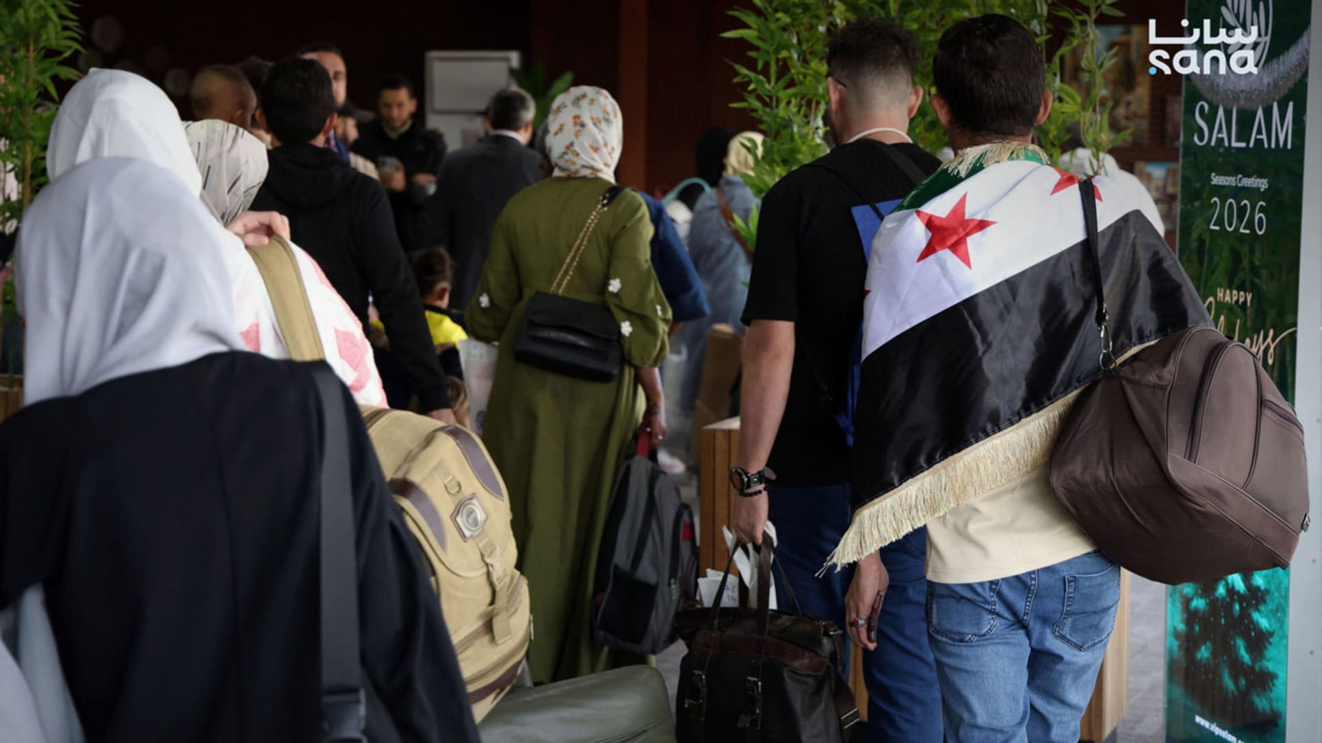 السودان.. صور وصول لاجئين سوريين عاشوا ظروفا إنسانية صعبة إلى دمشق