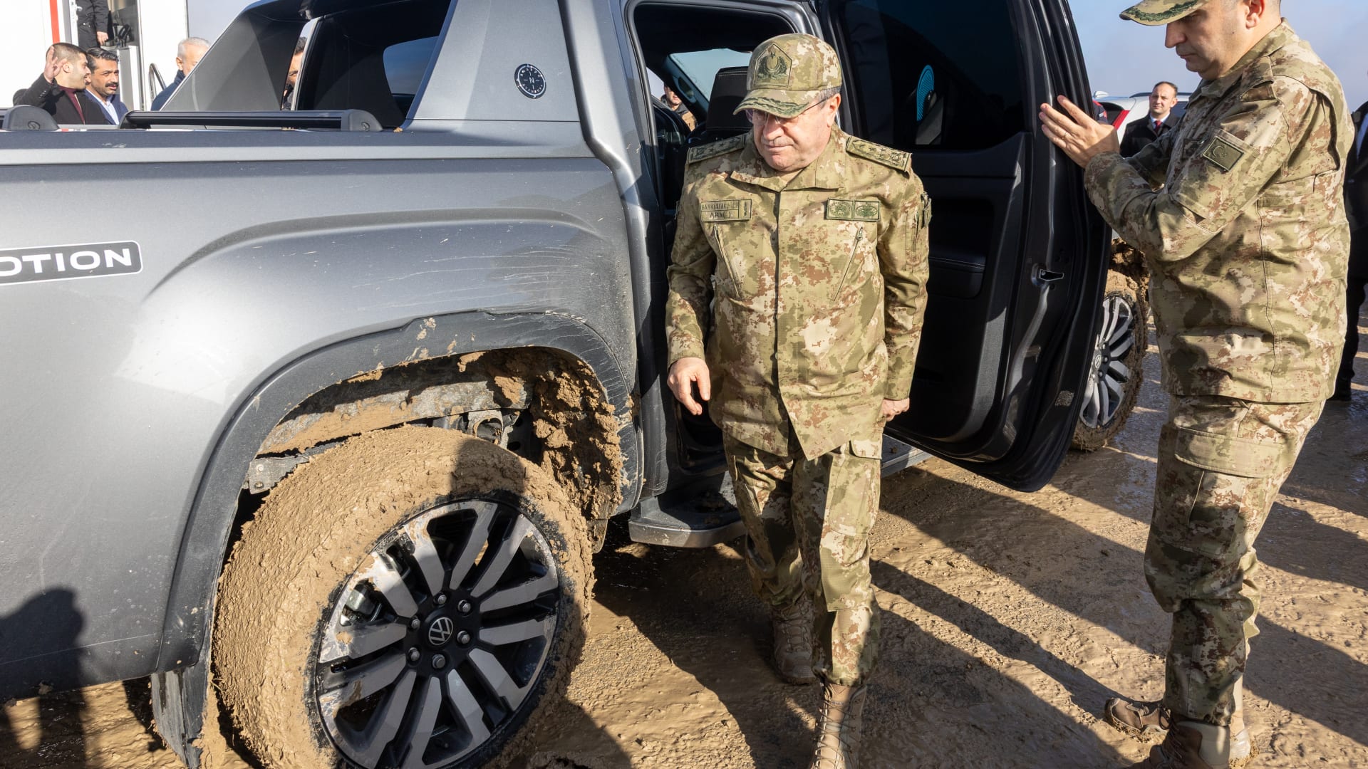 تركيا.. أخذ عينات وقود من الناقلة وطائرة رئيس أركان ليبيا المنكوبة تحسباً لاحتمال تلوث مع استمرار التحقيقات