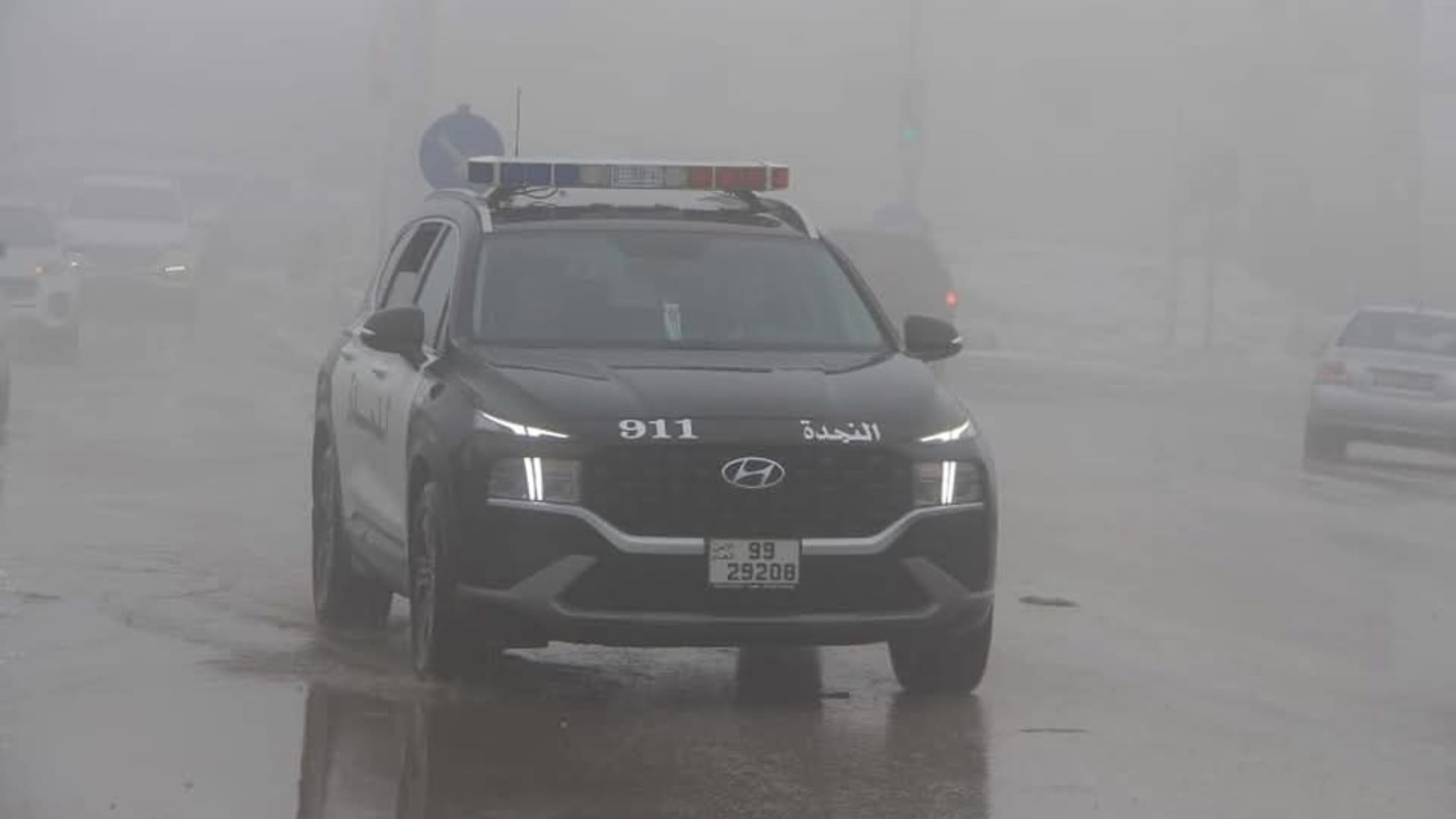 الأردن: أمطار غزيرة تتسبب في إغلاق شوارع وانهيارات ترابية.. ومصادر تعلق