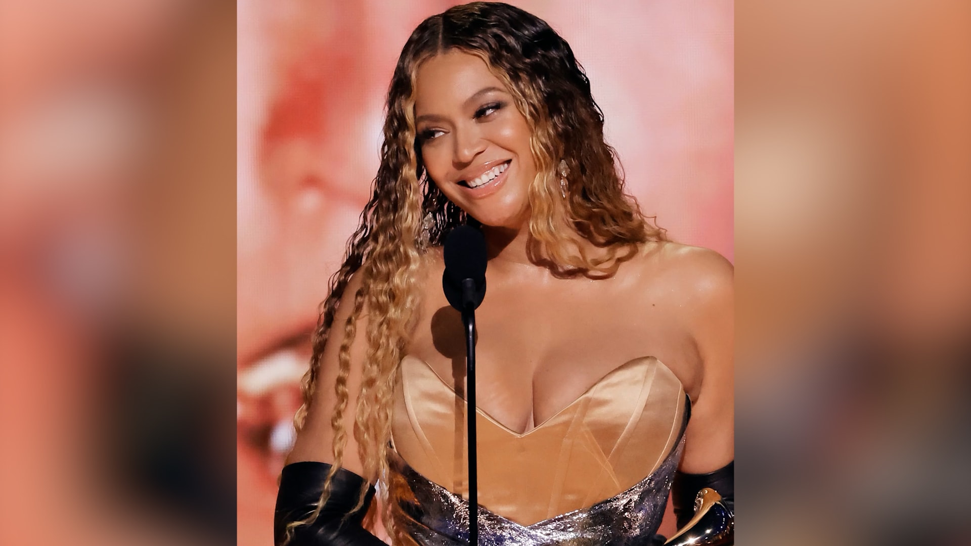 بعد تايلور سويفت وريانا.. بيونسيه تنضم إلى قائمة المليارديرات