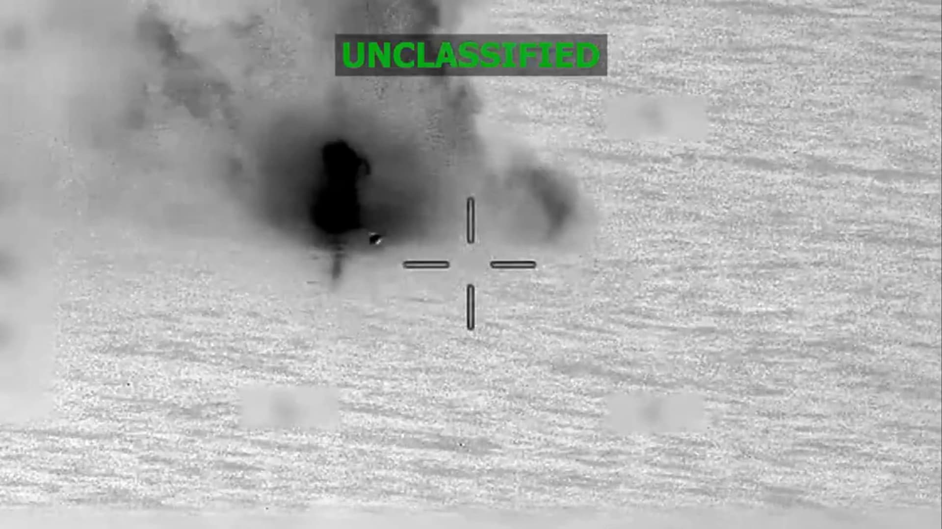 فيديو لغارة أمريكية على قارب بشرق المحيط الهادئ يثير تساؤلات حول قانونيتها