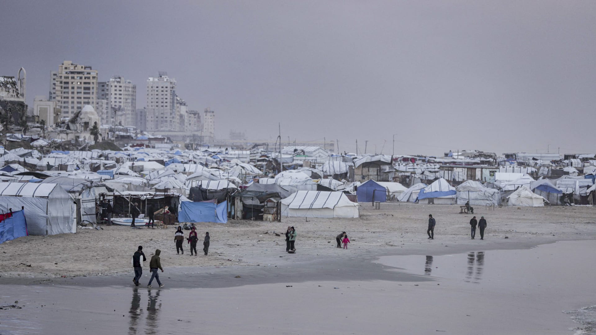 بيان لـ 10 دول بينها كندا وبريطانيا يحذر من أزمة إنسانية "كارثية" في غزة