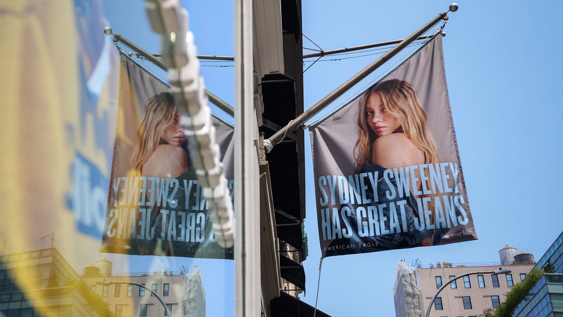 لماذا جعلتنا الموضة غاضبين إلى هذا الحد خلال العام 2025؟