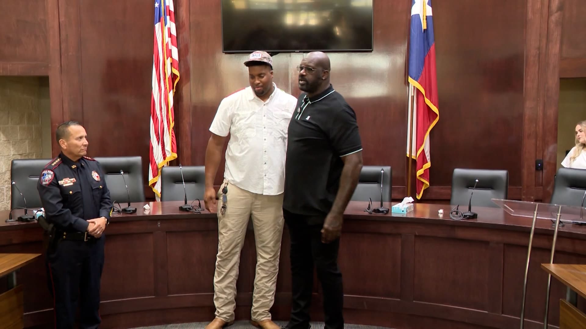 بسبب شاكيل أونيل.. هذا الشاب قد يصبح أطول شرطي في تكساس