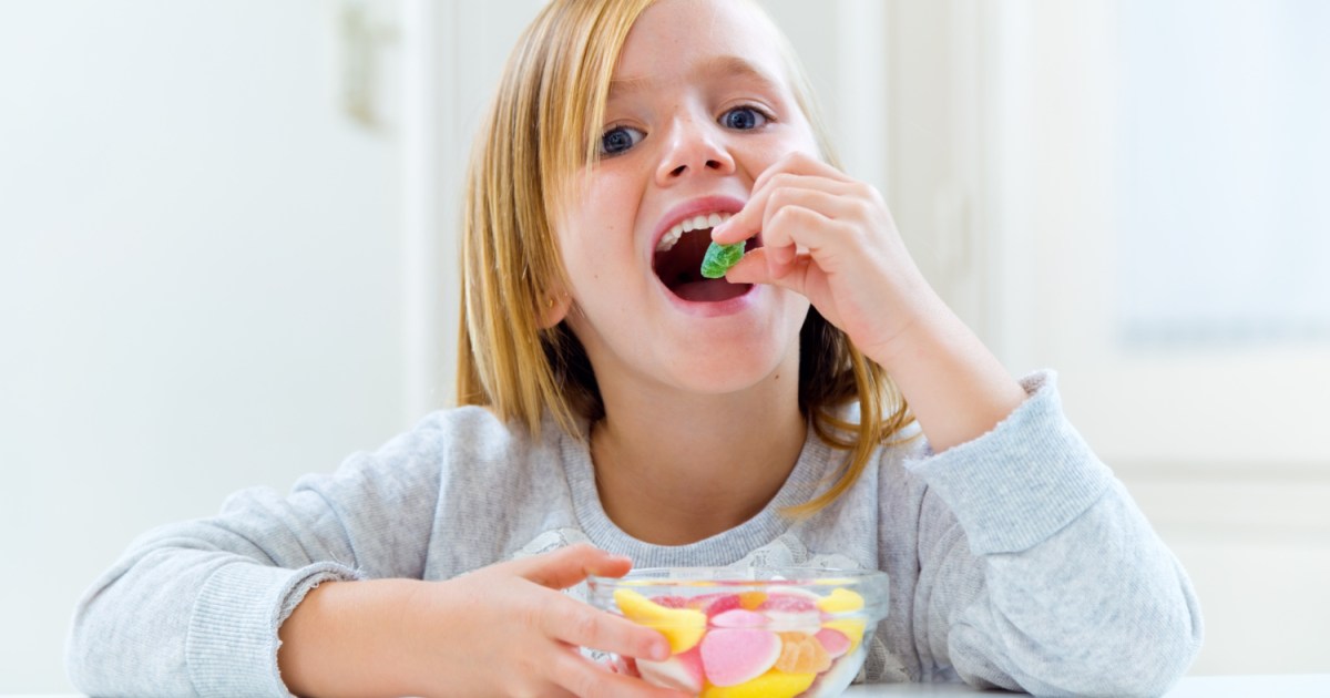 فيتامينات الجيلي.. مكافأة جذابة وأخطار خفية تهدد الأطفال