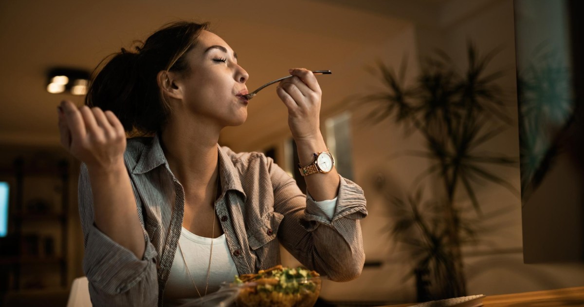 لماذا نشعر بالذنب تجاه "اللقمة الأخيرة"؟ هذا ما يقوله العلم