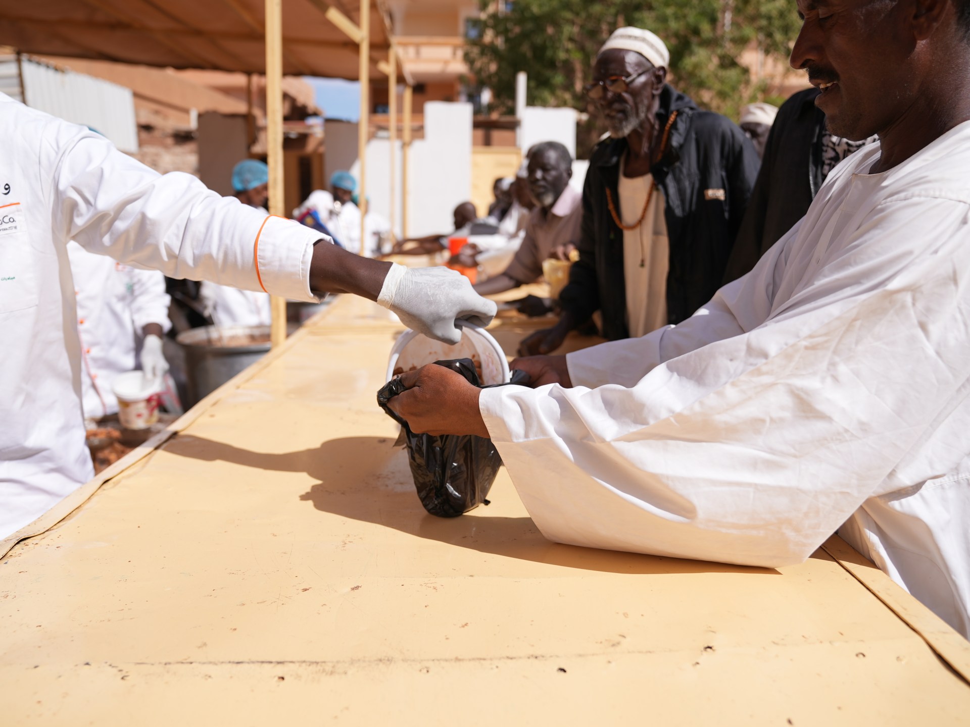 ذا هيل: هذه المبادرات بصيص نور في ليل السودان الحالك