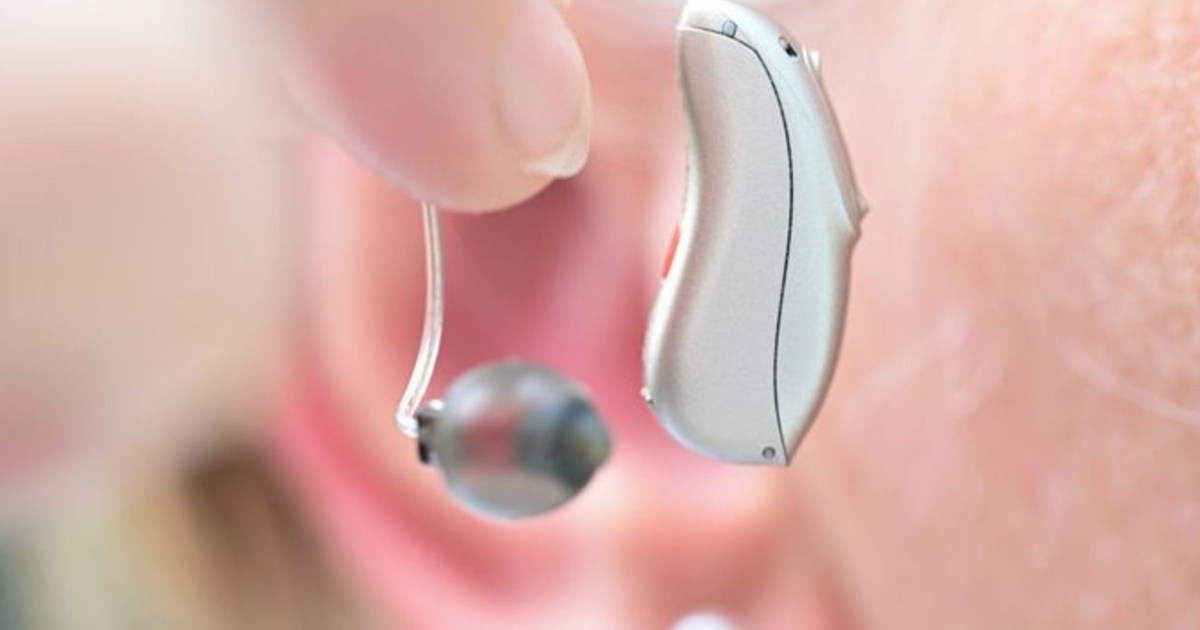 ‫هكذا تحافظ على كفاءة سماعة الأذن الطبية في الشتاء