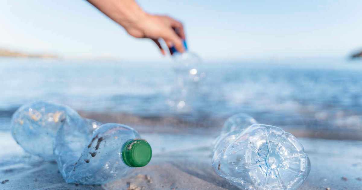 كيف تؤثر الجسيمات البلاستيكية النانوية على صحة الجهاز الهضمي؟